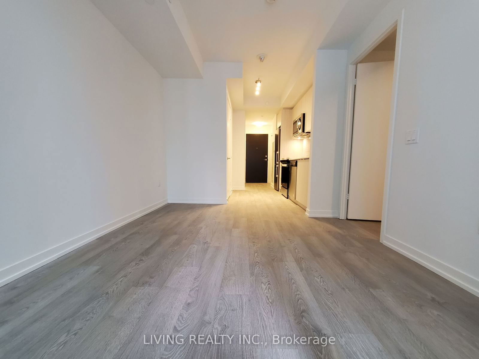 8868 Yonge St, unit 325E for rent