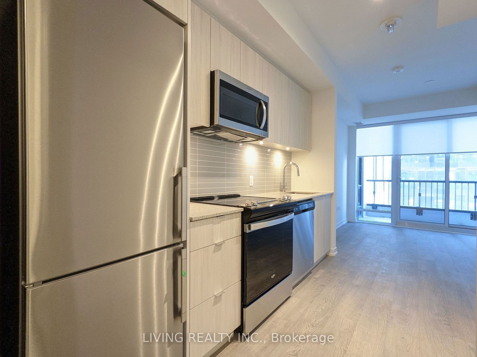 8868 Yonge St, unit 325E for rent