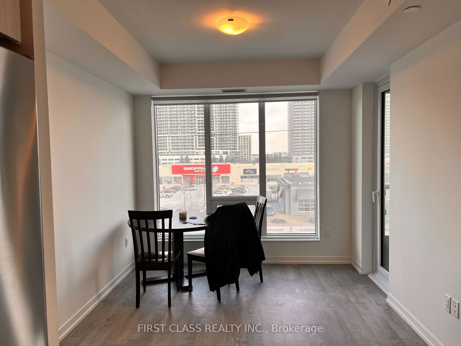 8868 Yonge St, unit 318 for rent