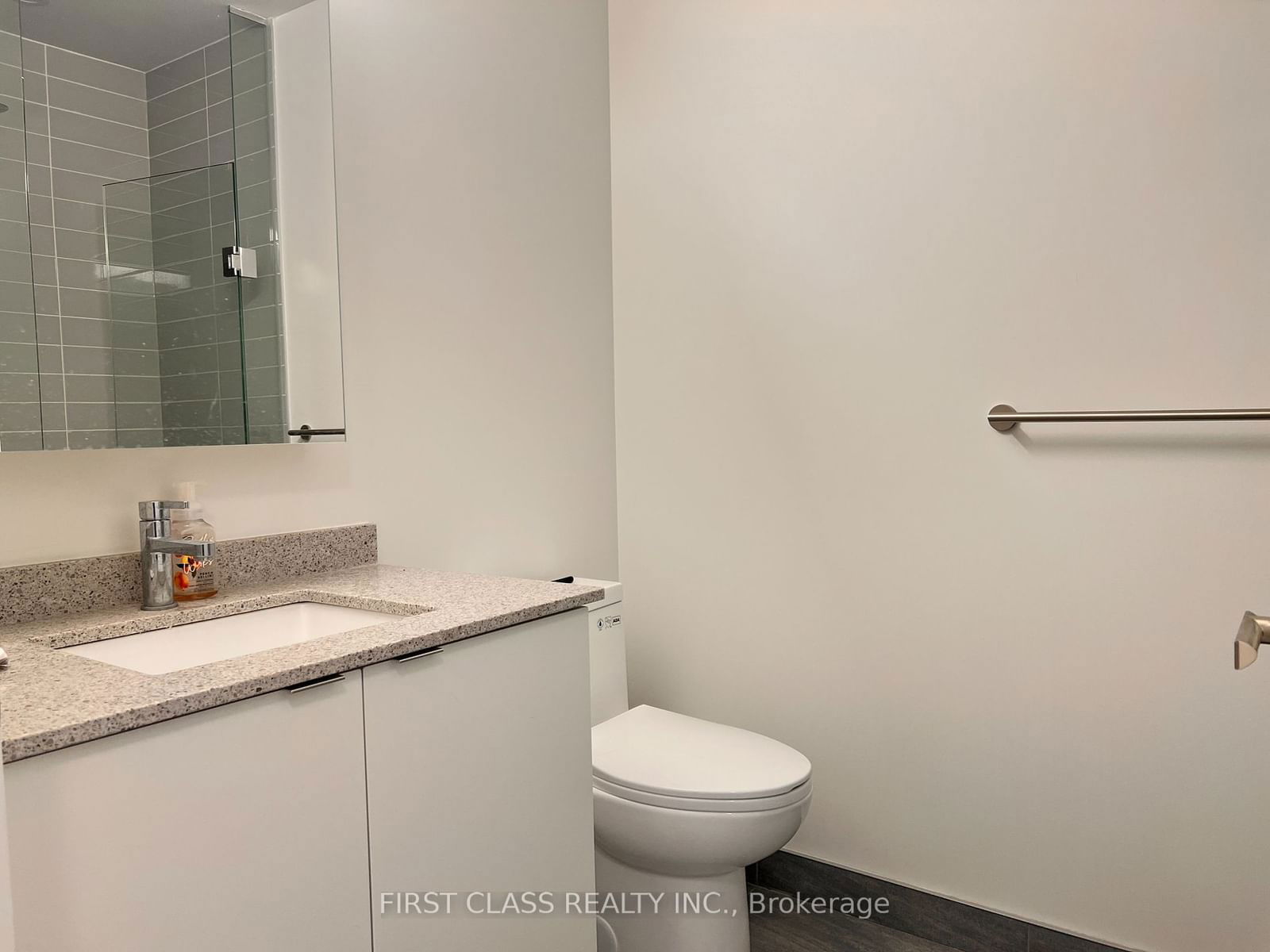 8868 Yonge St, unit 318 for rent