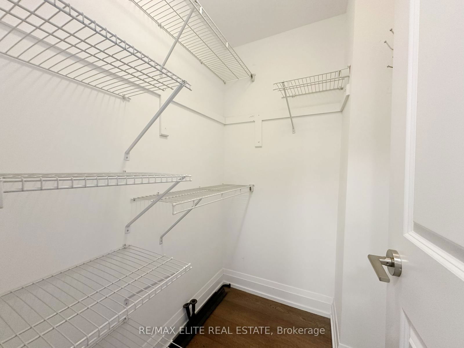 7890 Bathurst St, unit 901 for rent