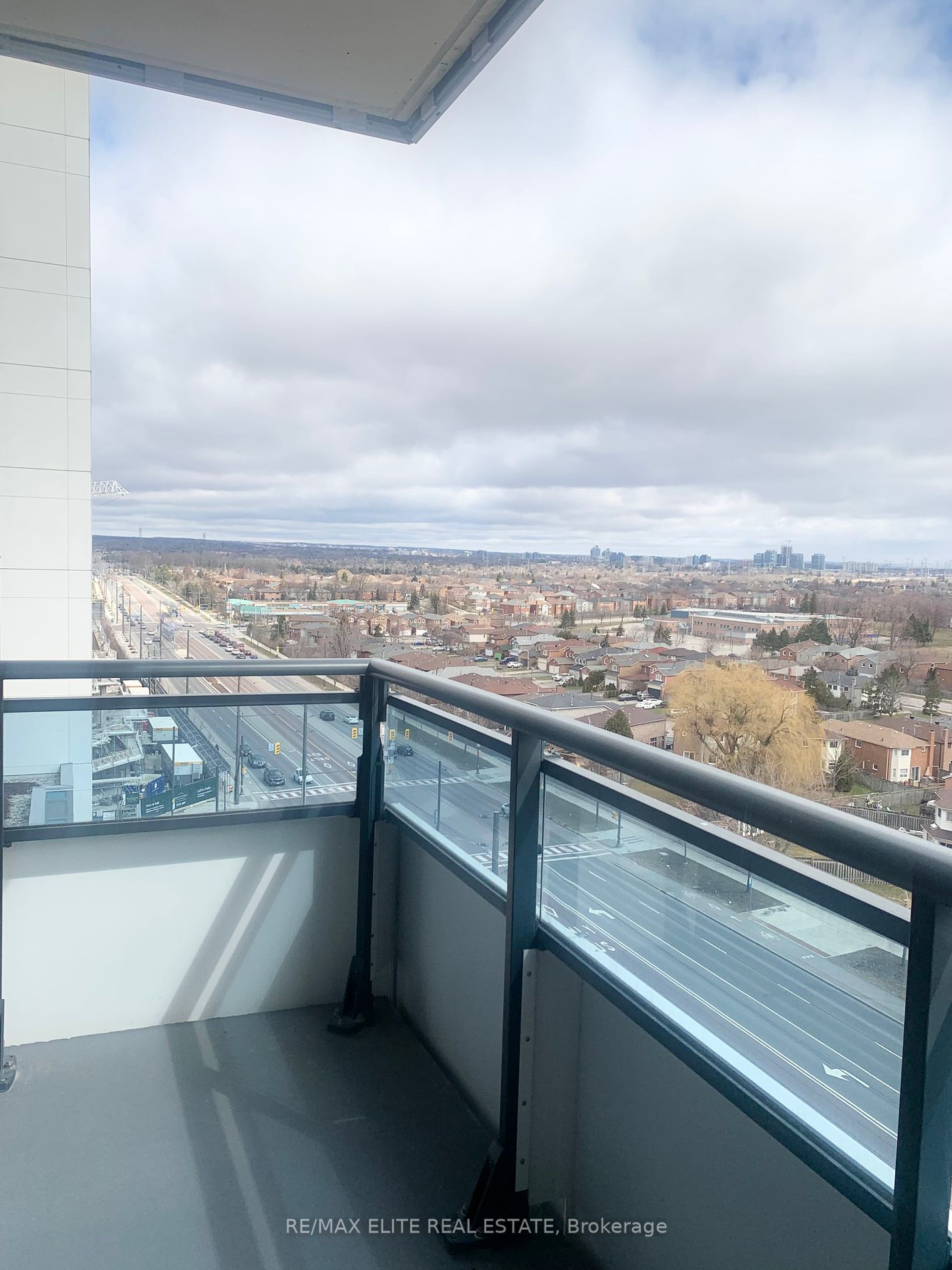 7890 Bathurst St, unit 901 for rent