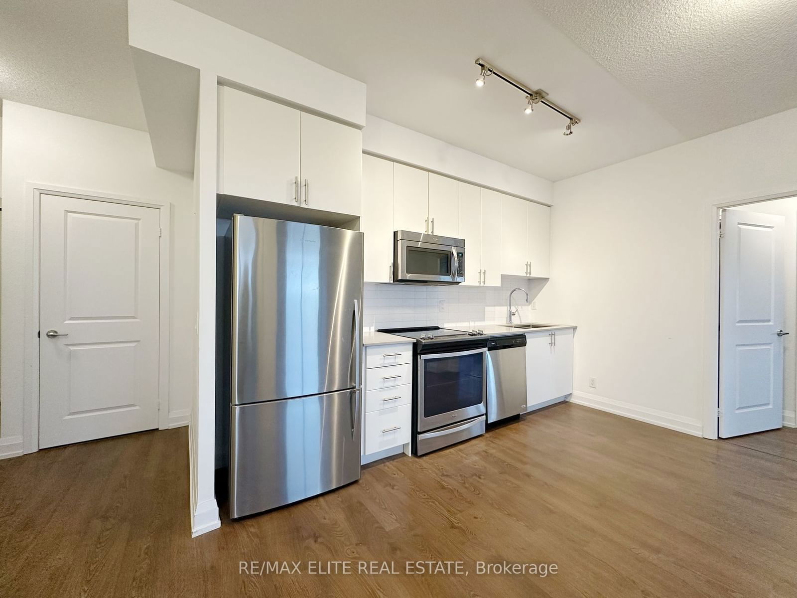 7890 Bathurst St, unit 901 for rent