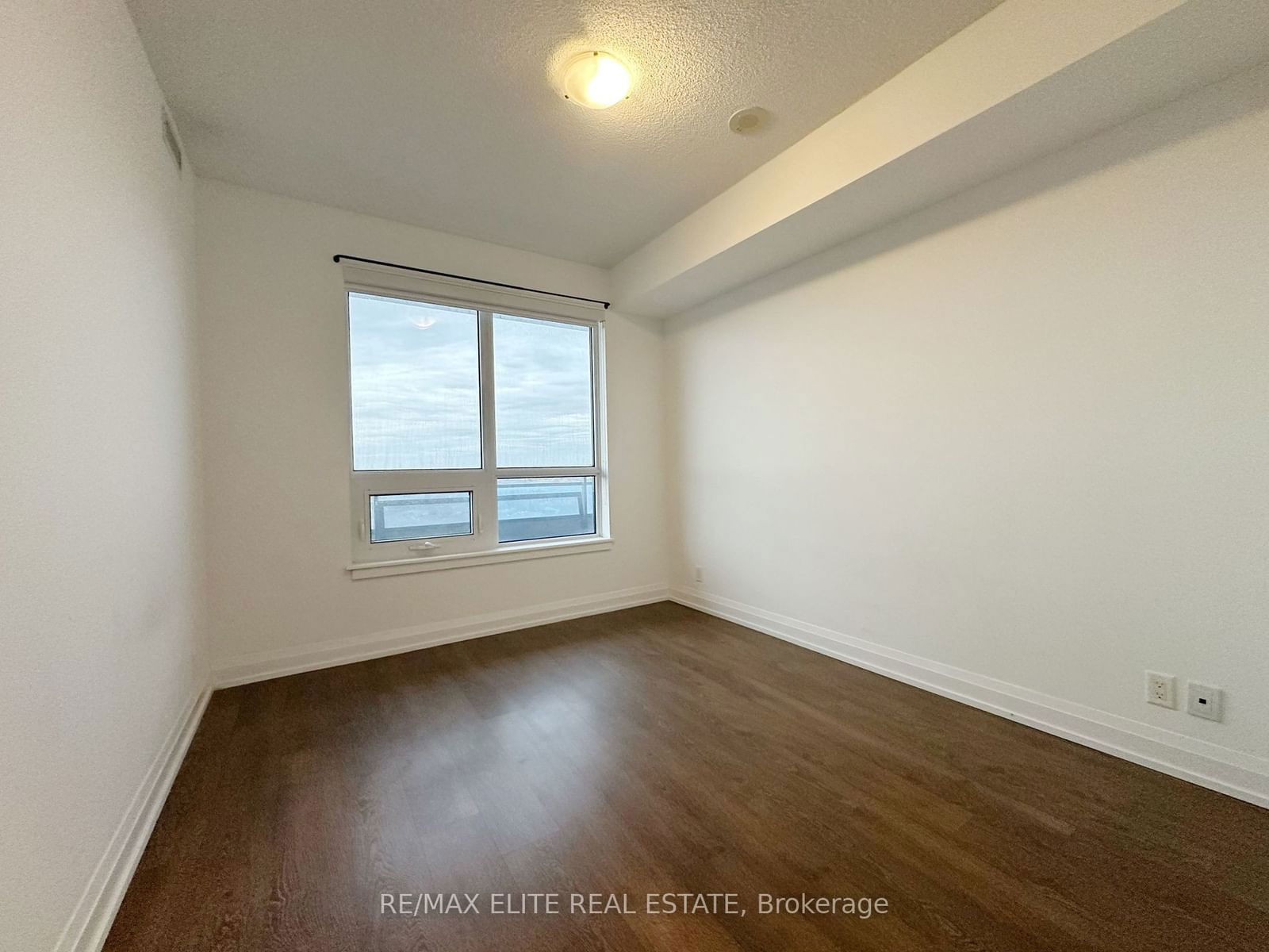 7890 Bathurst St, unit 901 for rent