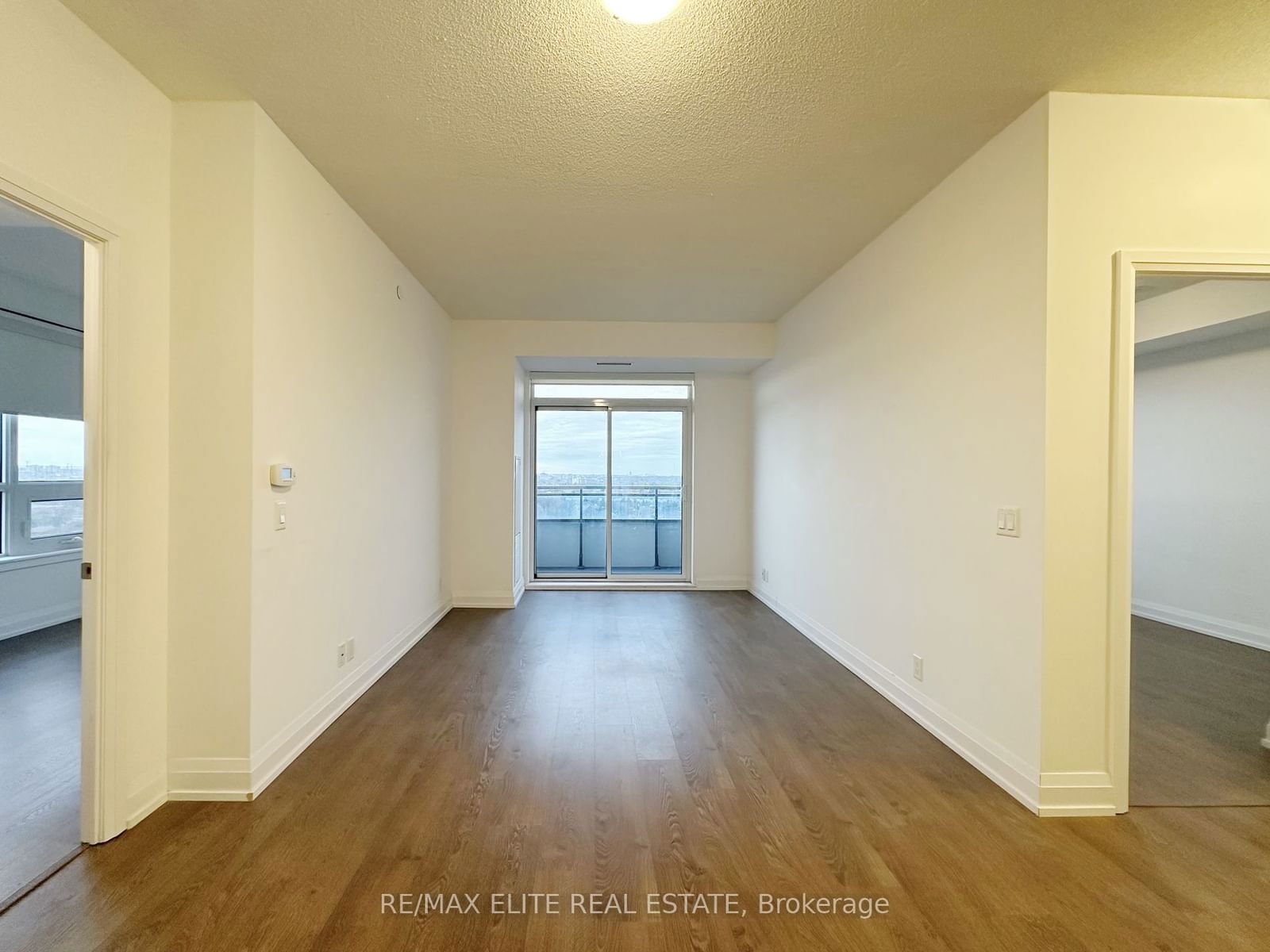 7890 Bathurst St, unit 901 for rent