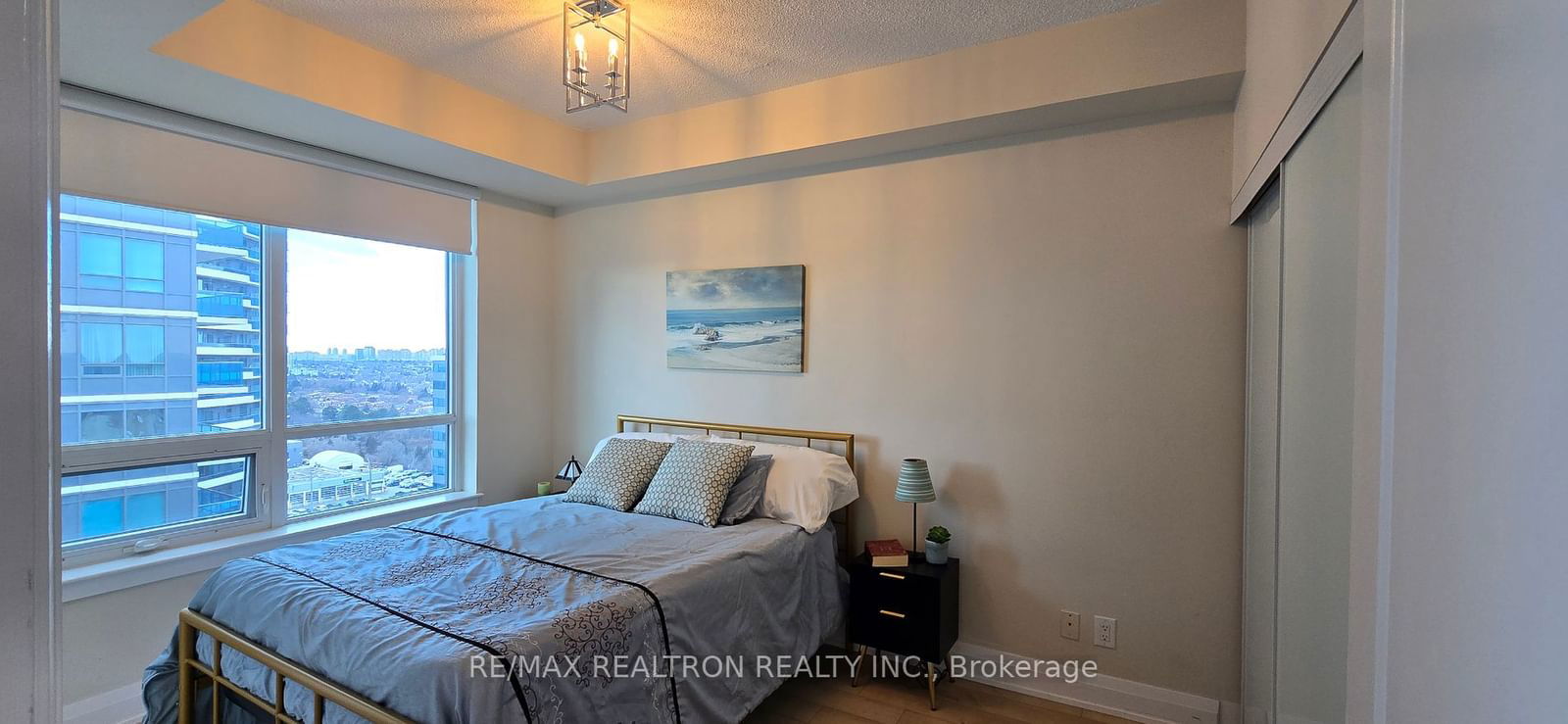 7167 Yonge St, unit 1511 for sale