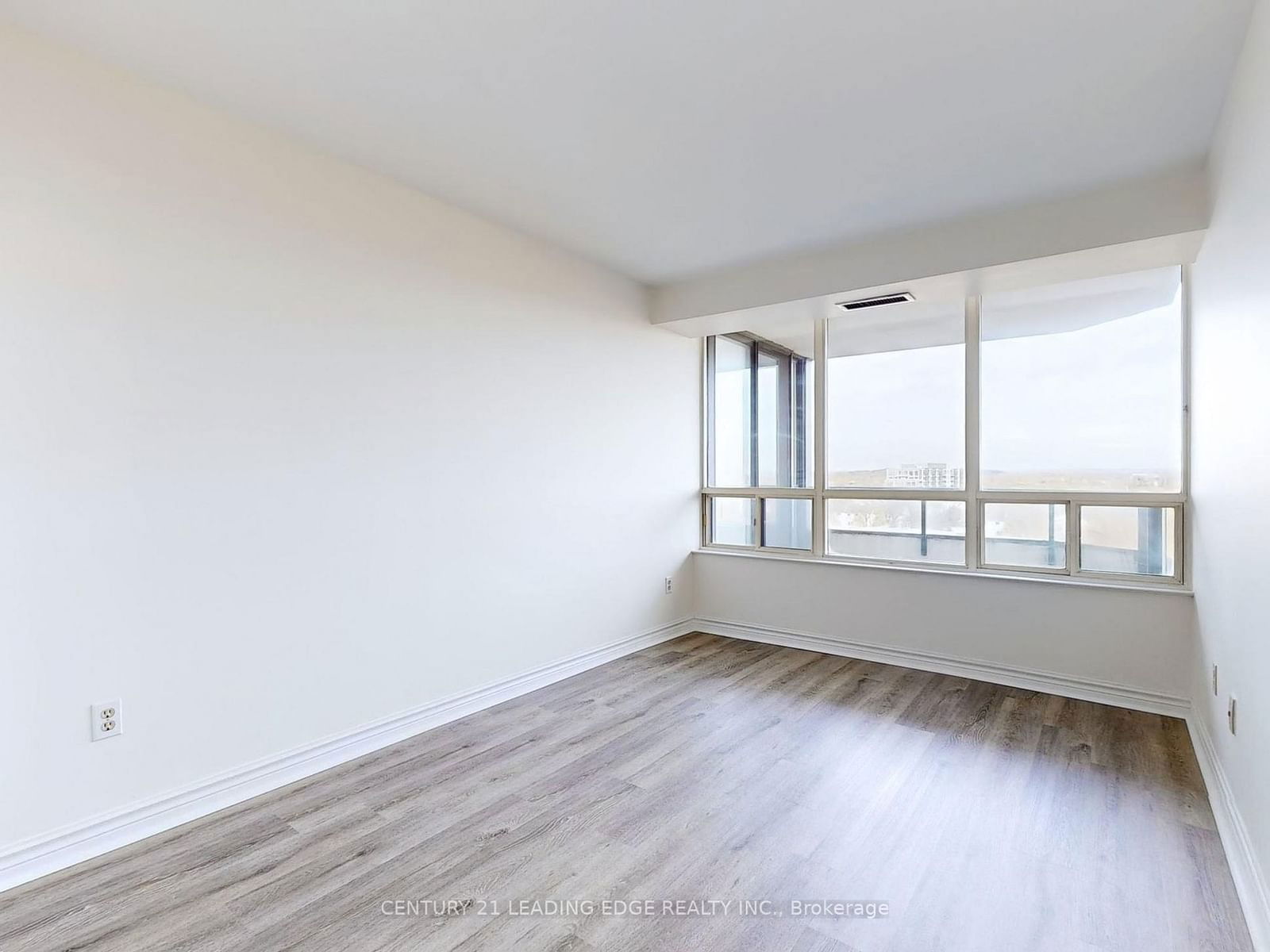 8501 Bayview Ave, unit 808 for sale