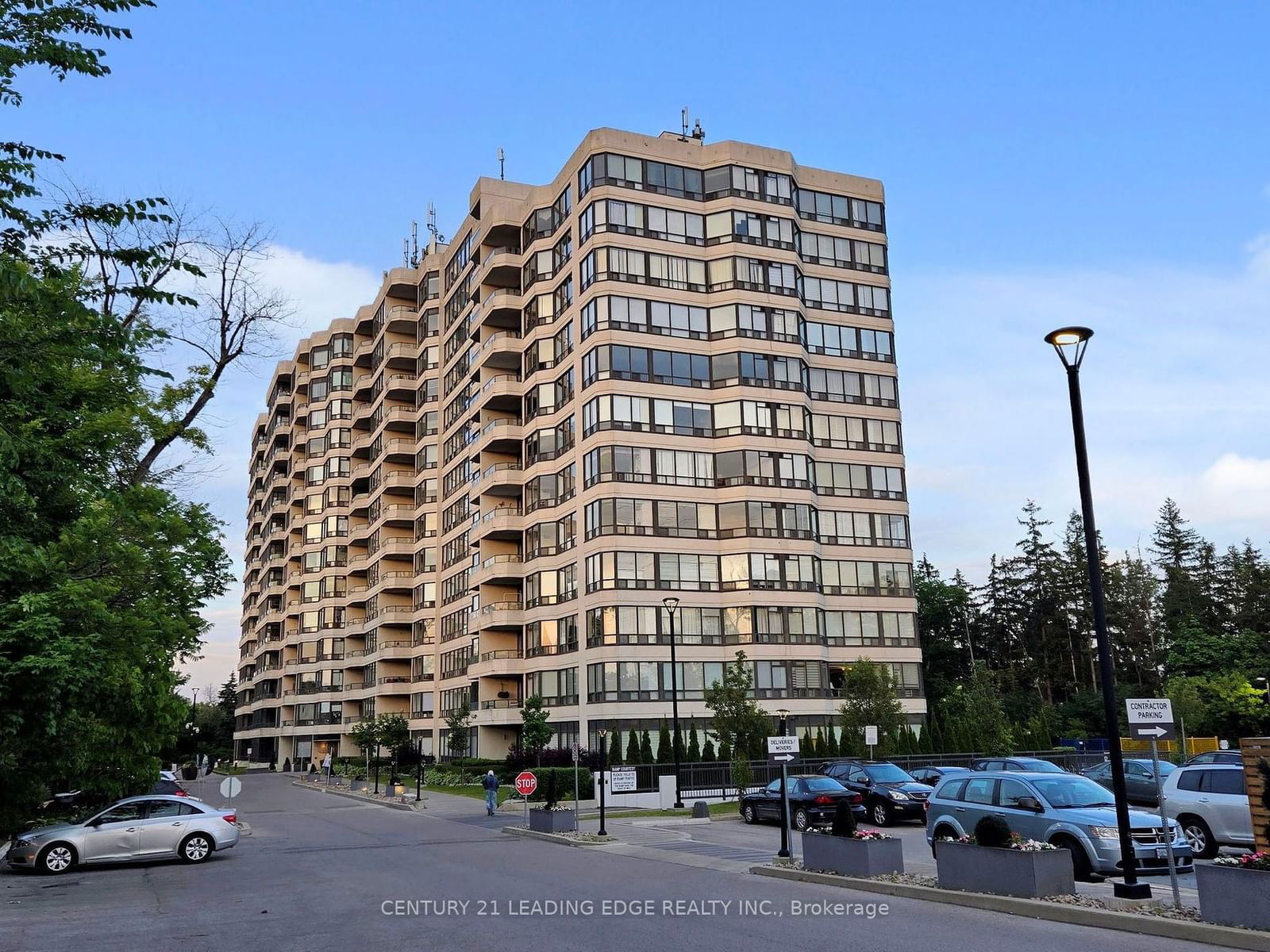 8501 Bayview Ave, unit 808 for sale