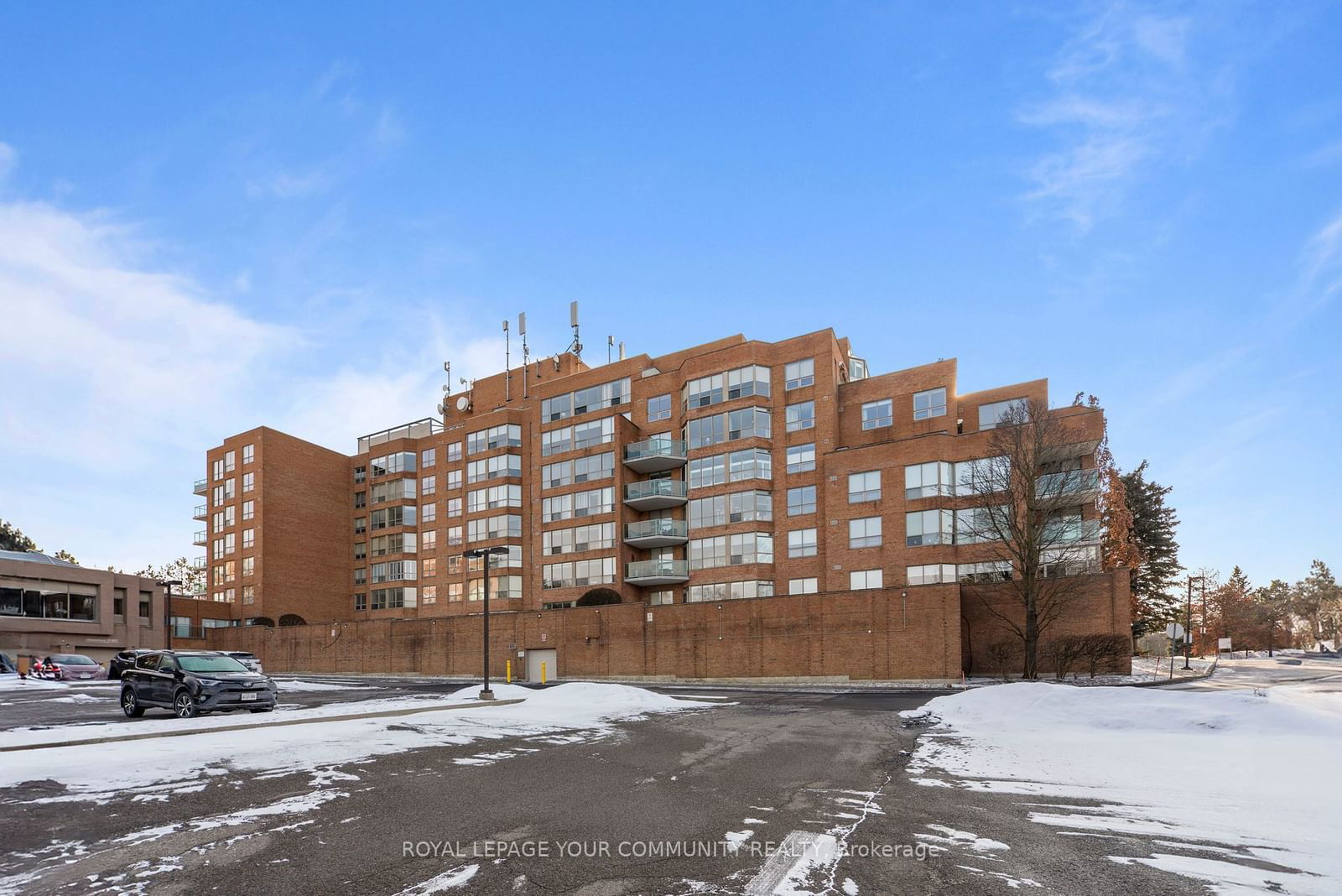 14924 Yonge St, unit 611 for sale