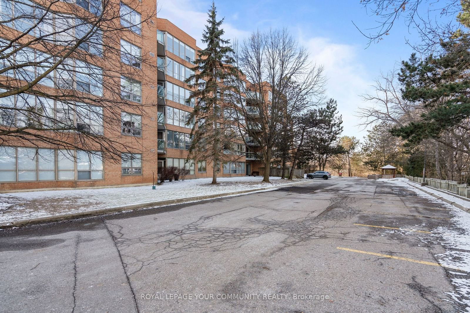 Highland Green Condos, Aurora, Toronto