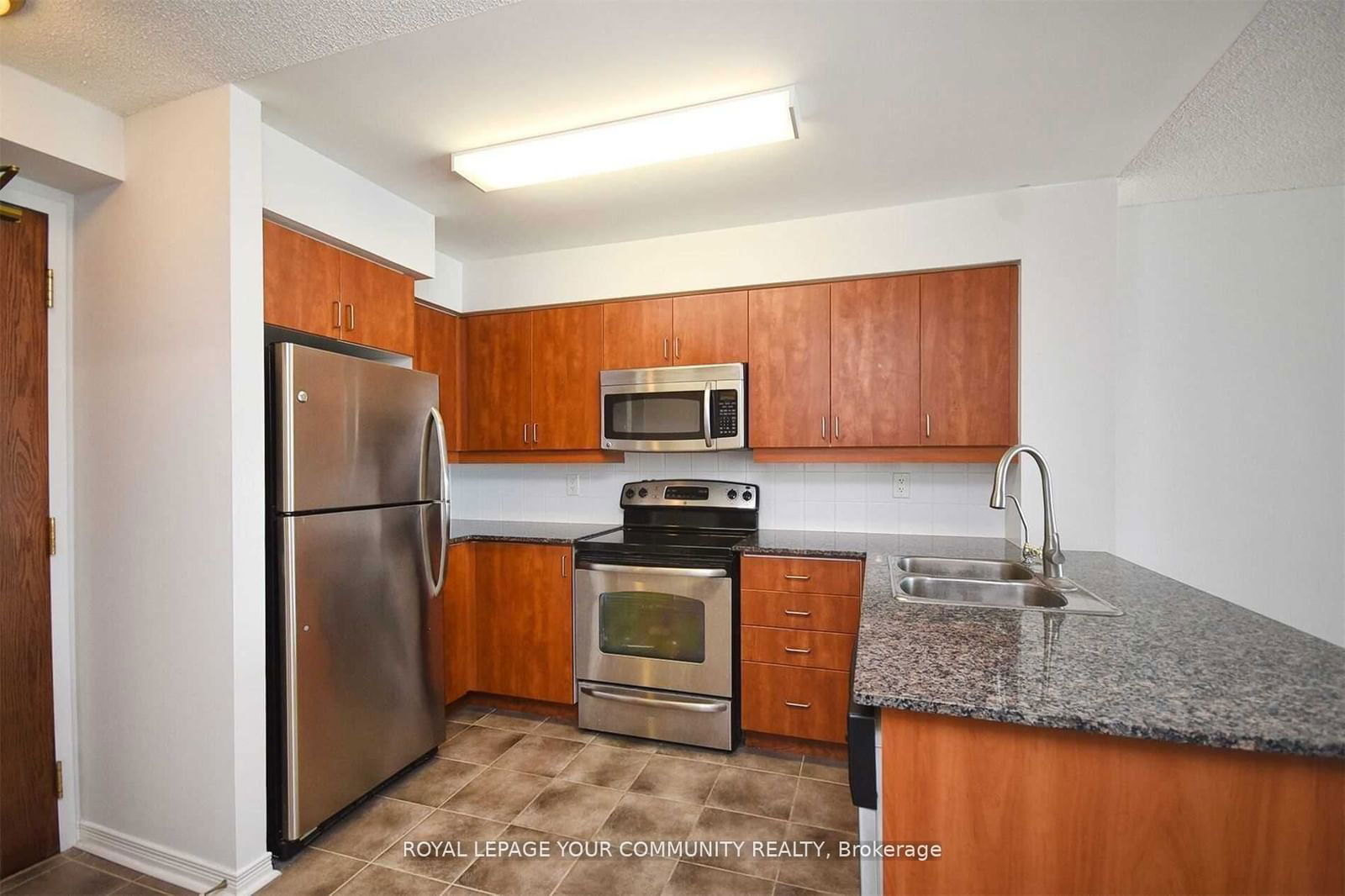 185 Oneida Cres, unit 1119 for rent