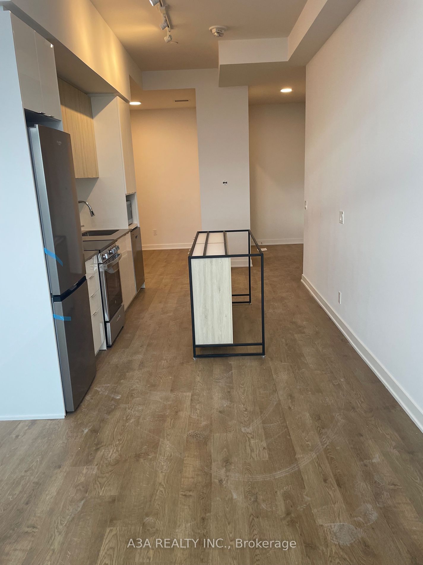 50 Upper Mall Way, unit PH-01 for rent