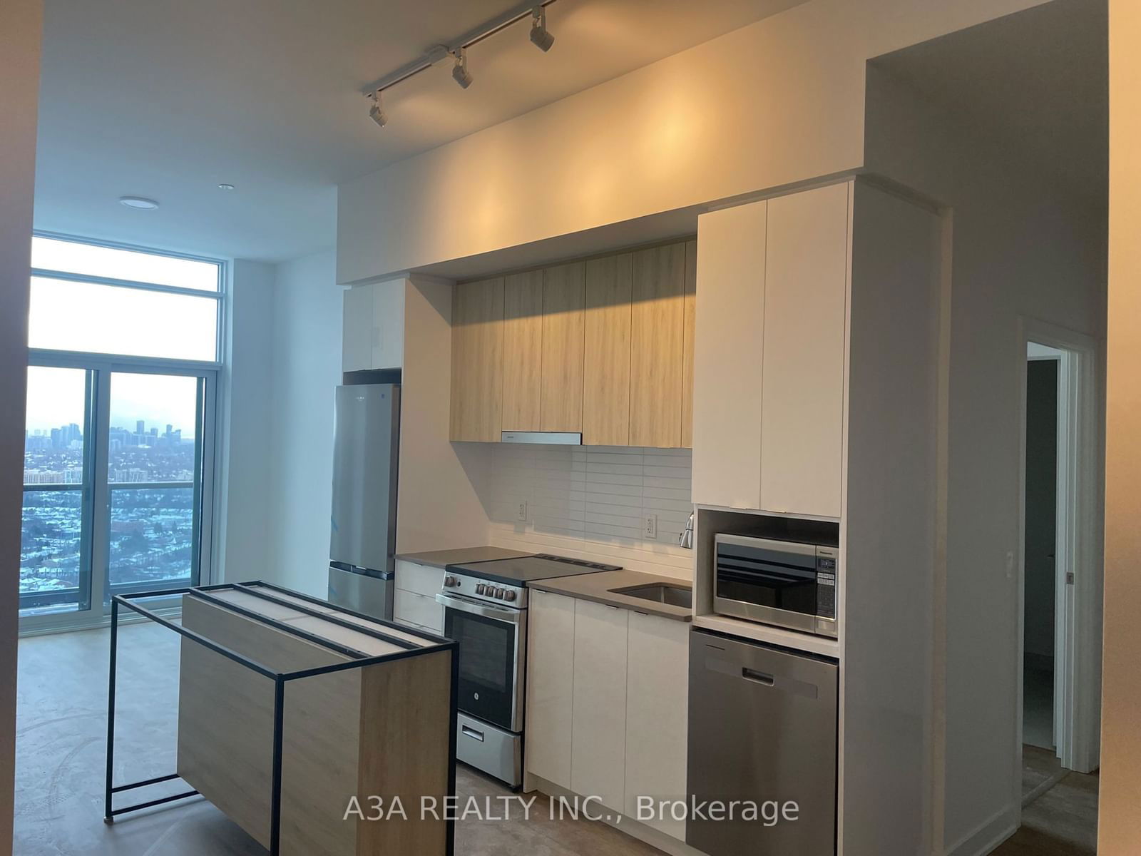 50 Upper Mall Way, unit PH-01 for rent