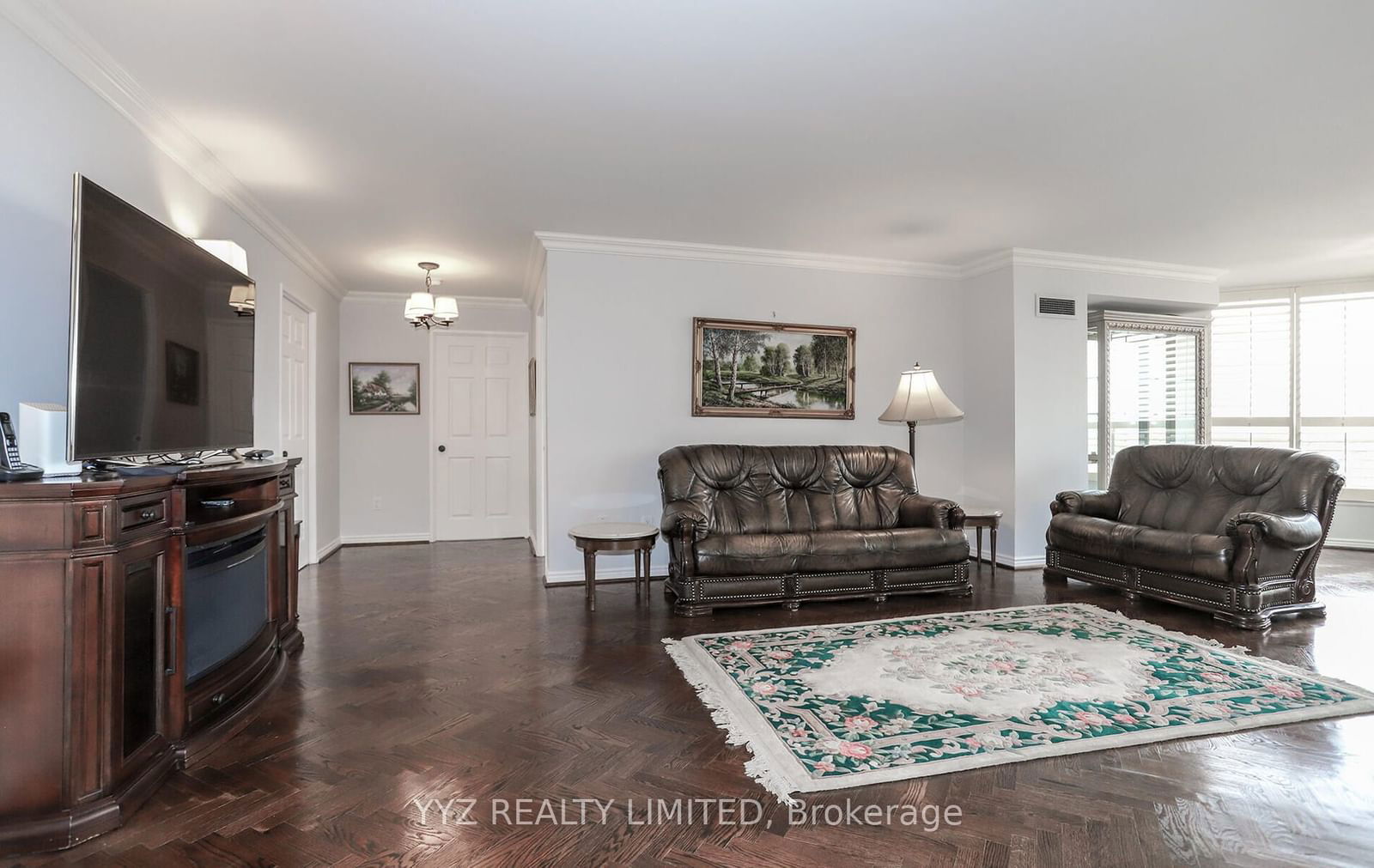 1 Clark Ave W, unit 808 for sale