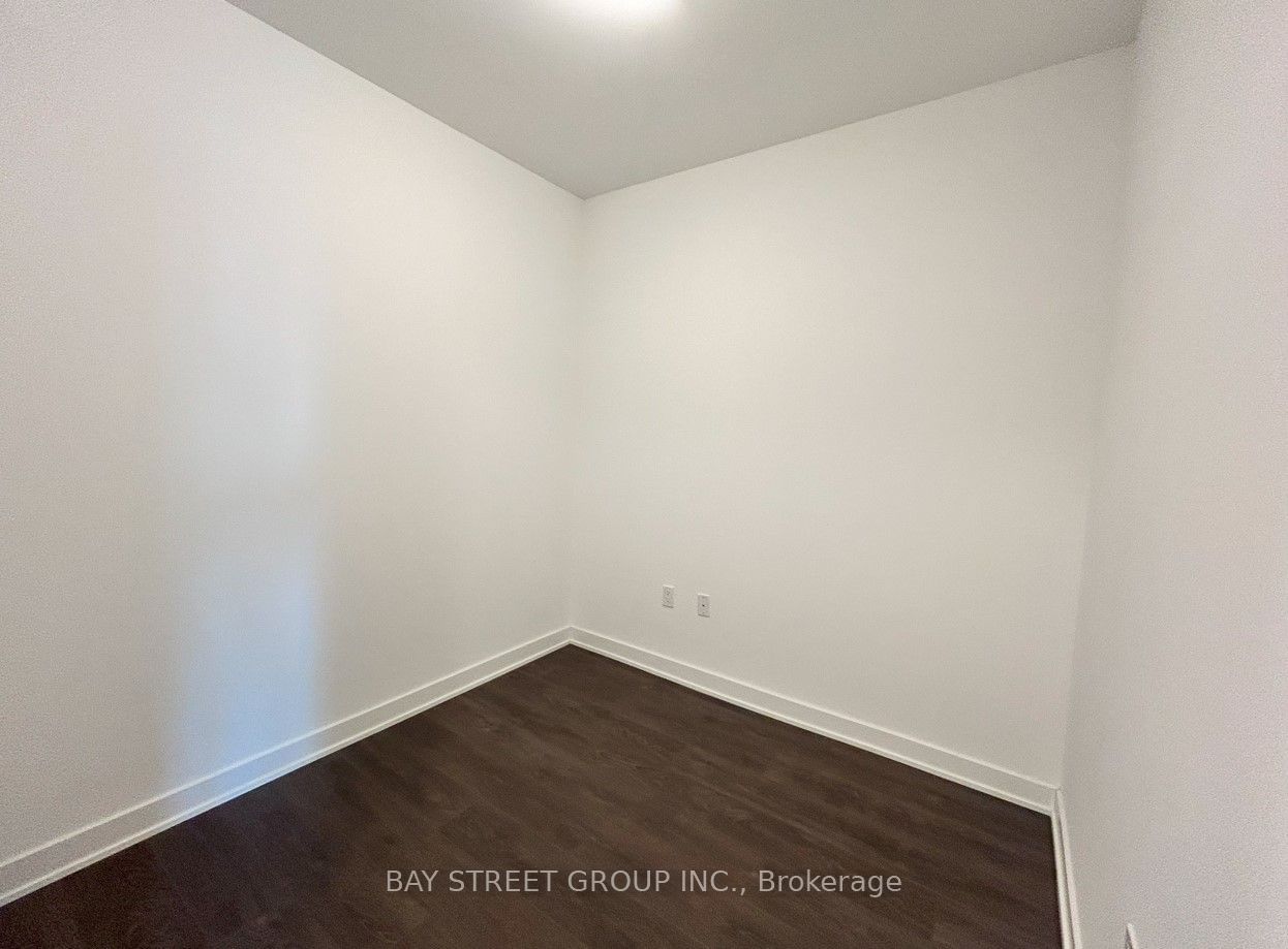 75 Oneida Cres, unit 1011 for rent