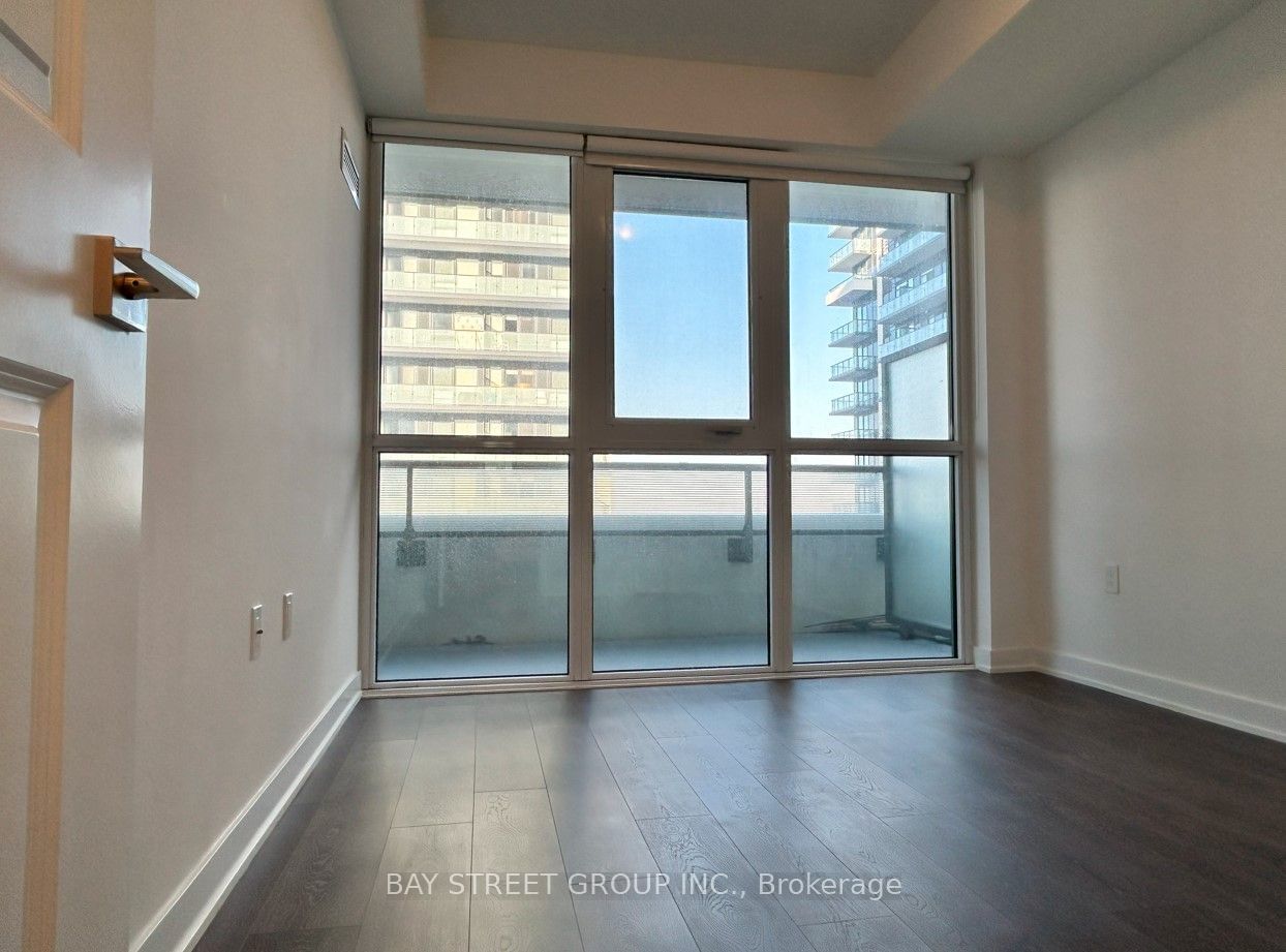 75 Oneida Cres, unit 1011 for rent