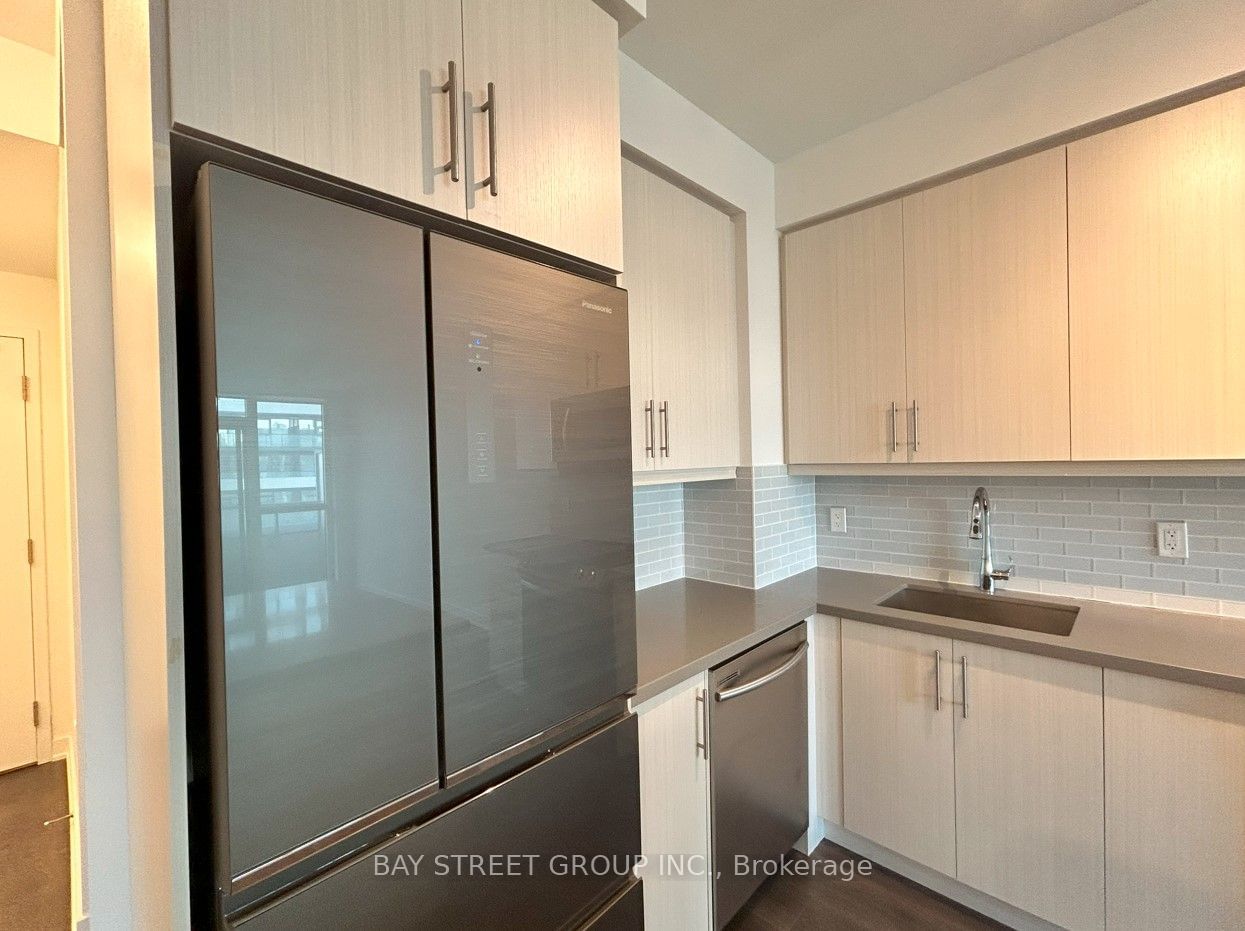 75 Oneida Cres, unit 1011 for rent