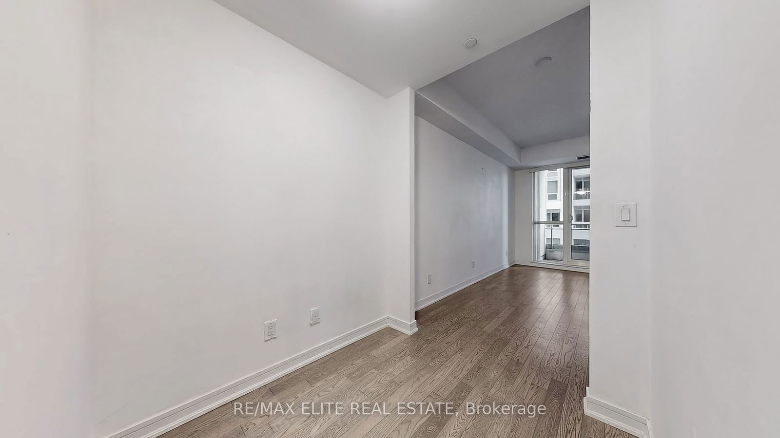 9199 Yonge St, unit 207 for rent