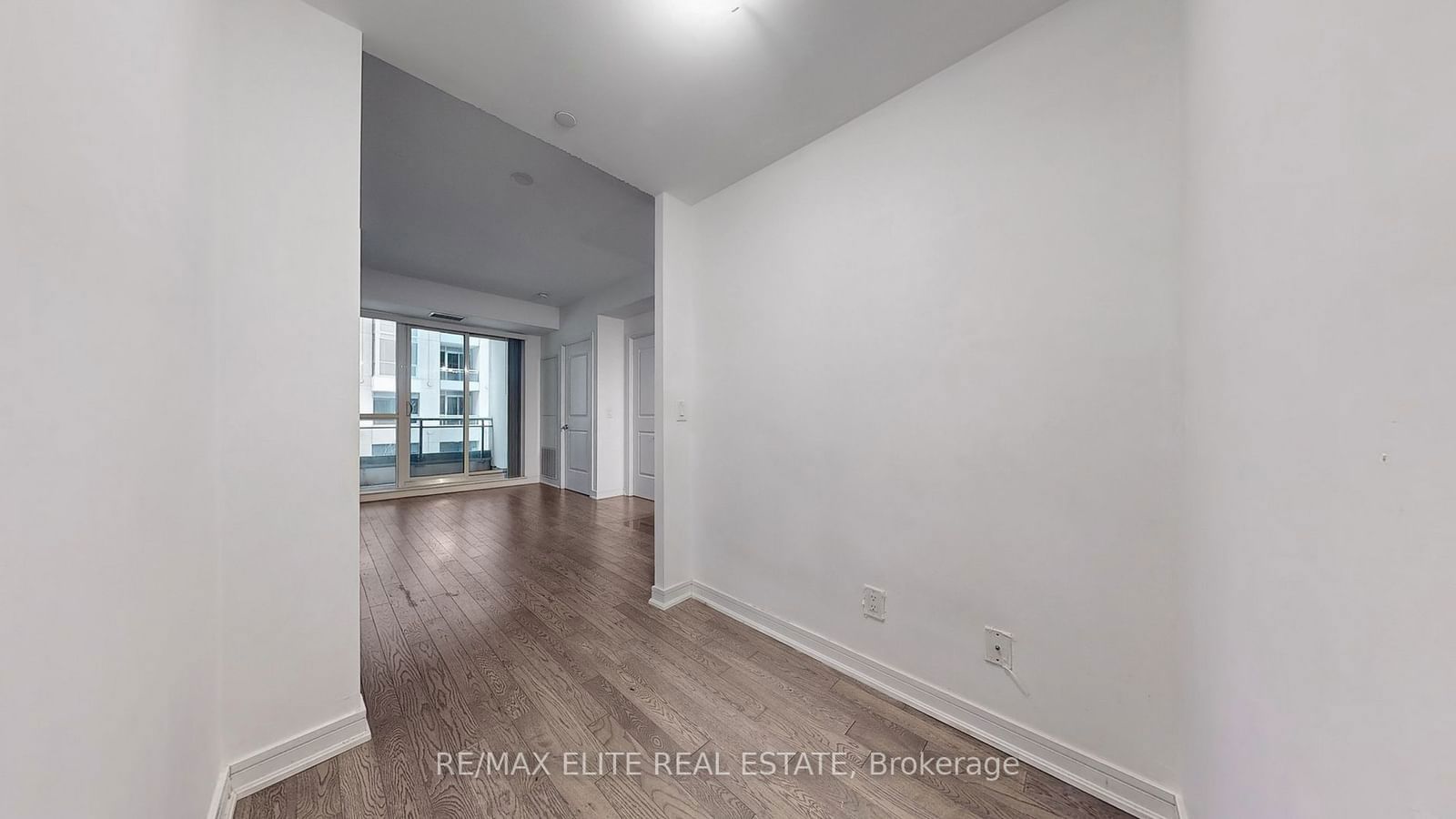 9199 Yonge St, unit 207 for rent