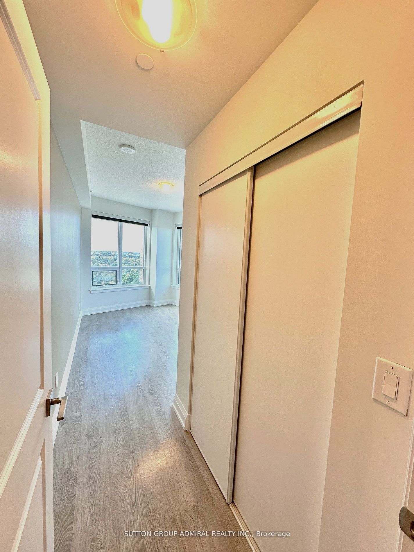 7171 Yonge St, unit 1007 for sale