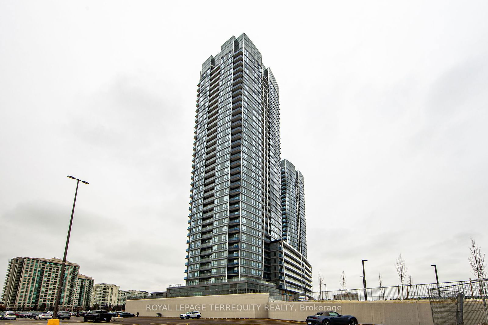 30 Upper Mall Way, unit 303A for rent