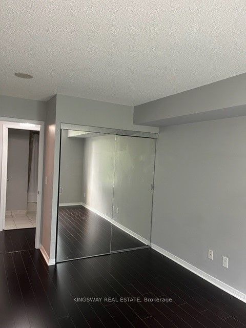 73 King William Cres, unit 305 for rent