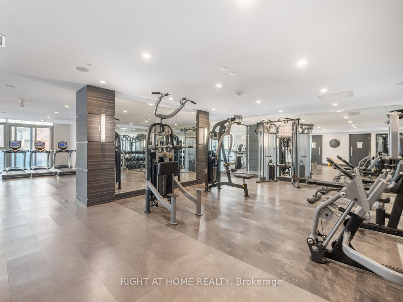 9471 Yonge St, unit 1616 for sale