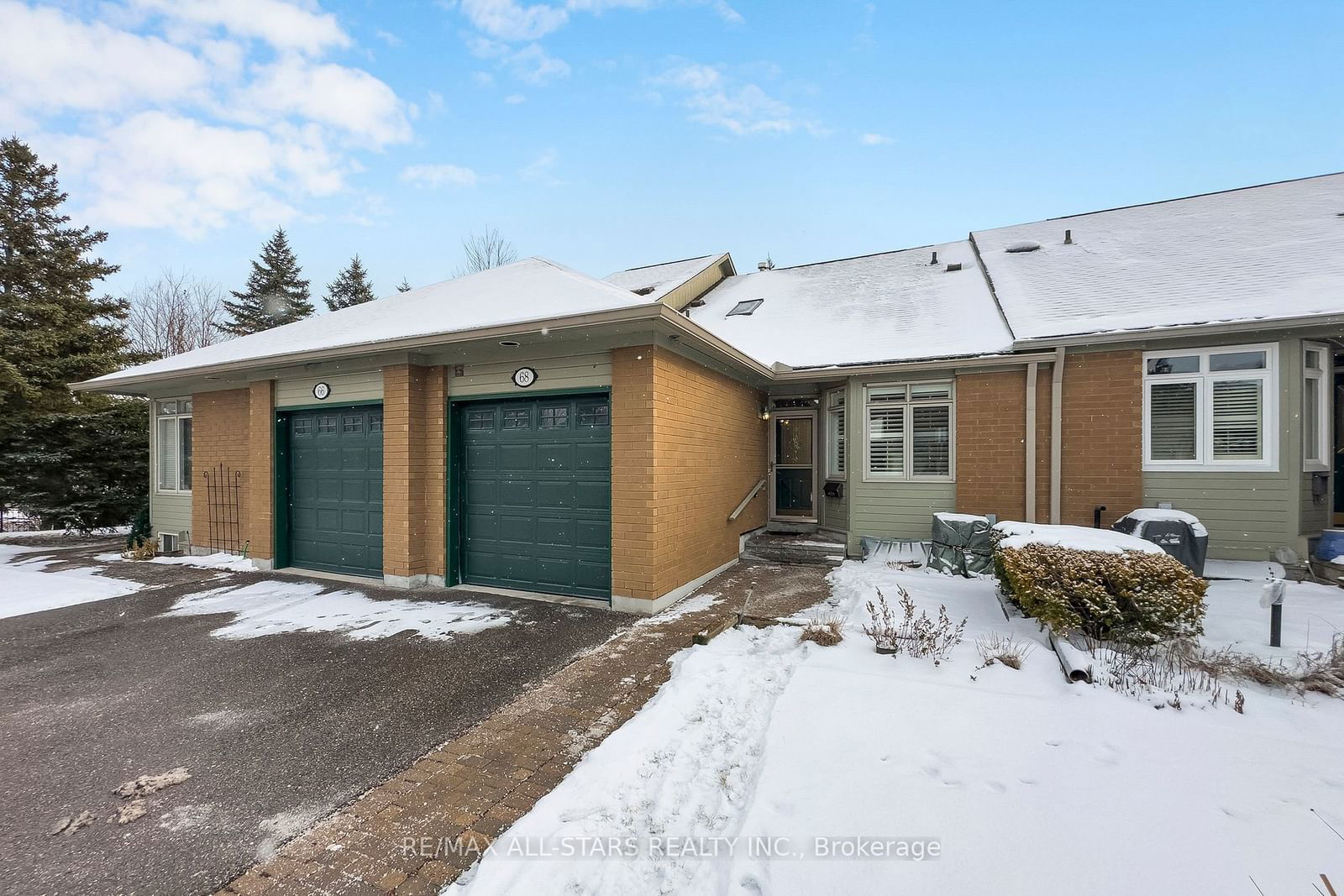 Swan Lake Village Townhomes, Markham, Toronto