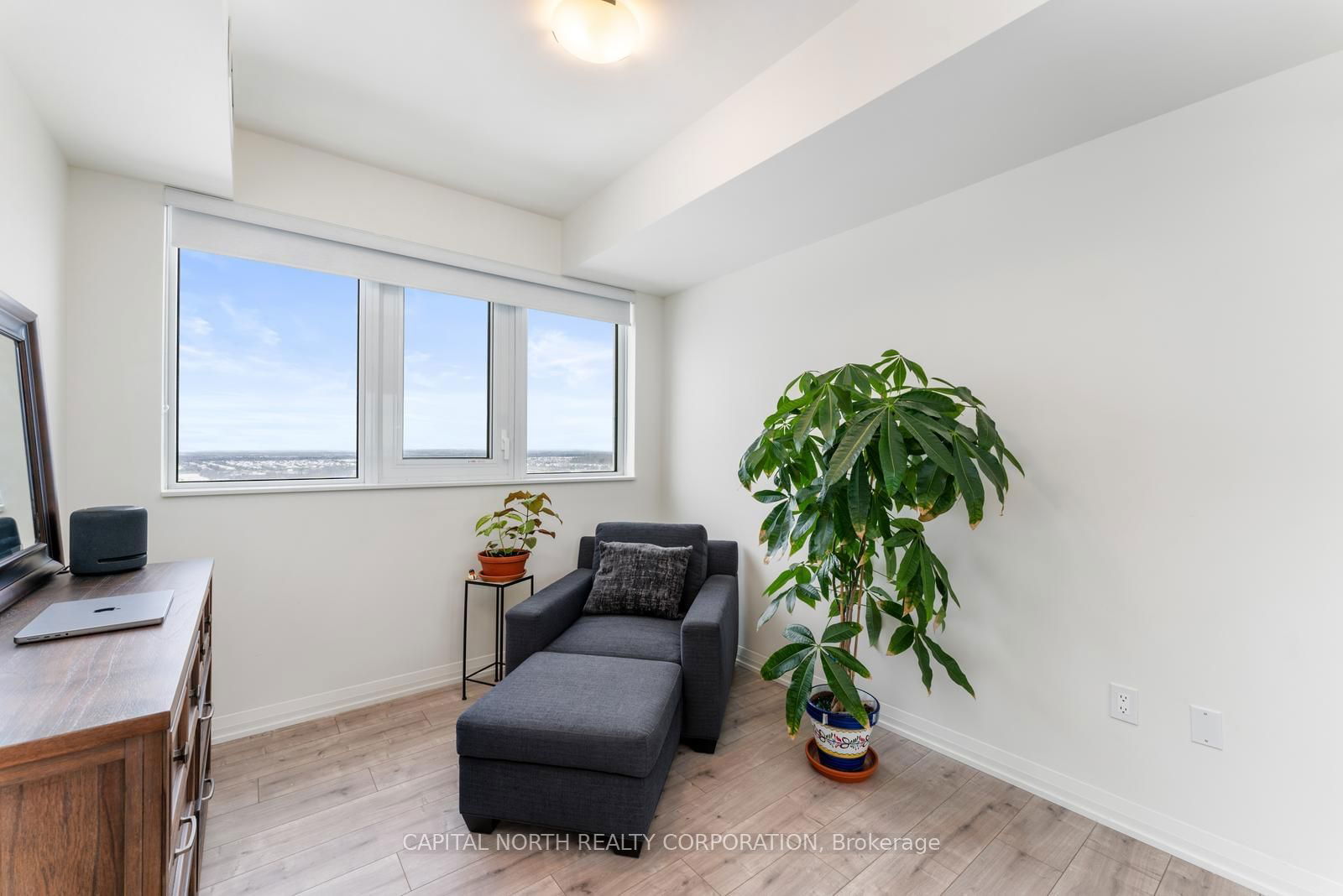 9000 JANE St, unit 1718 for sale