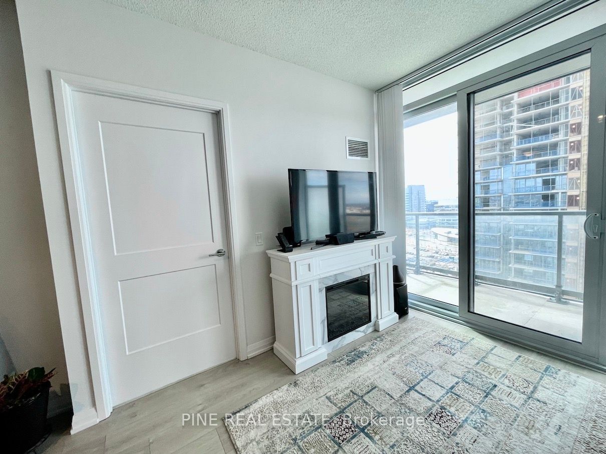 7895 Jane St, unit 1708 for rent