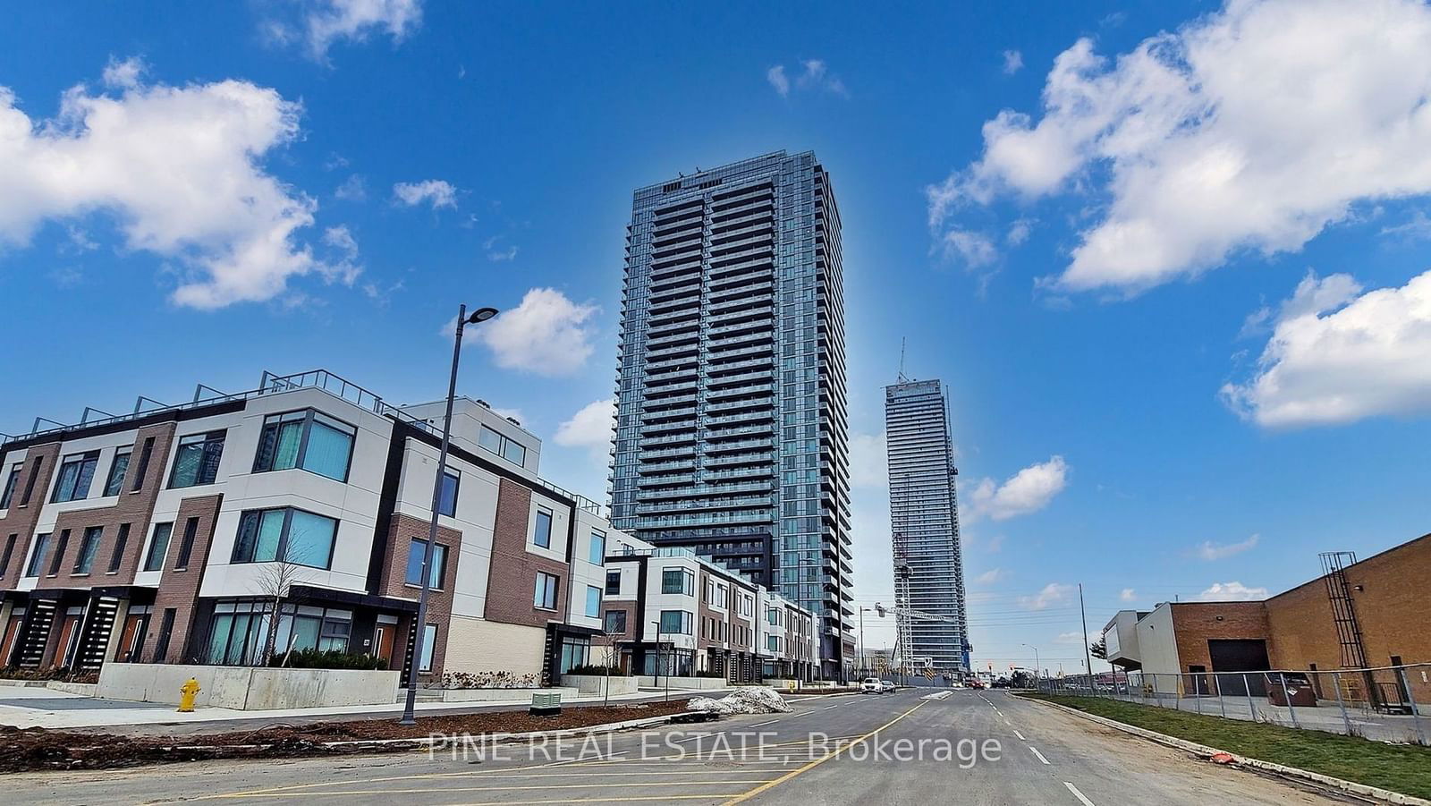 7895 Jane St, unit 1708 for rent