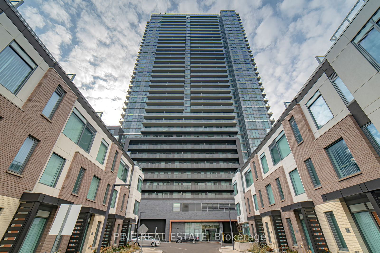 7895 Jane St, unit 1708 for rent