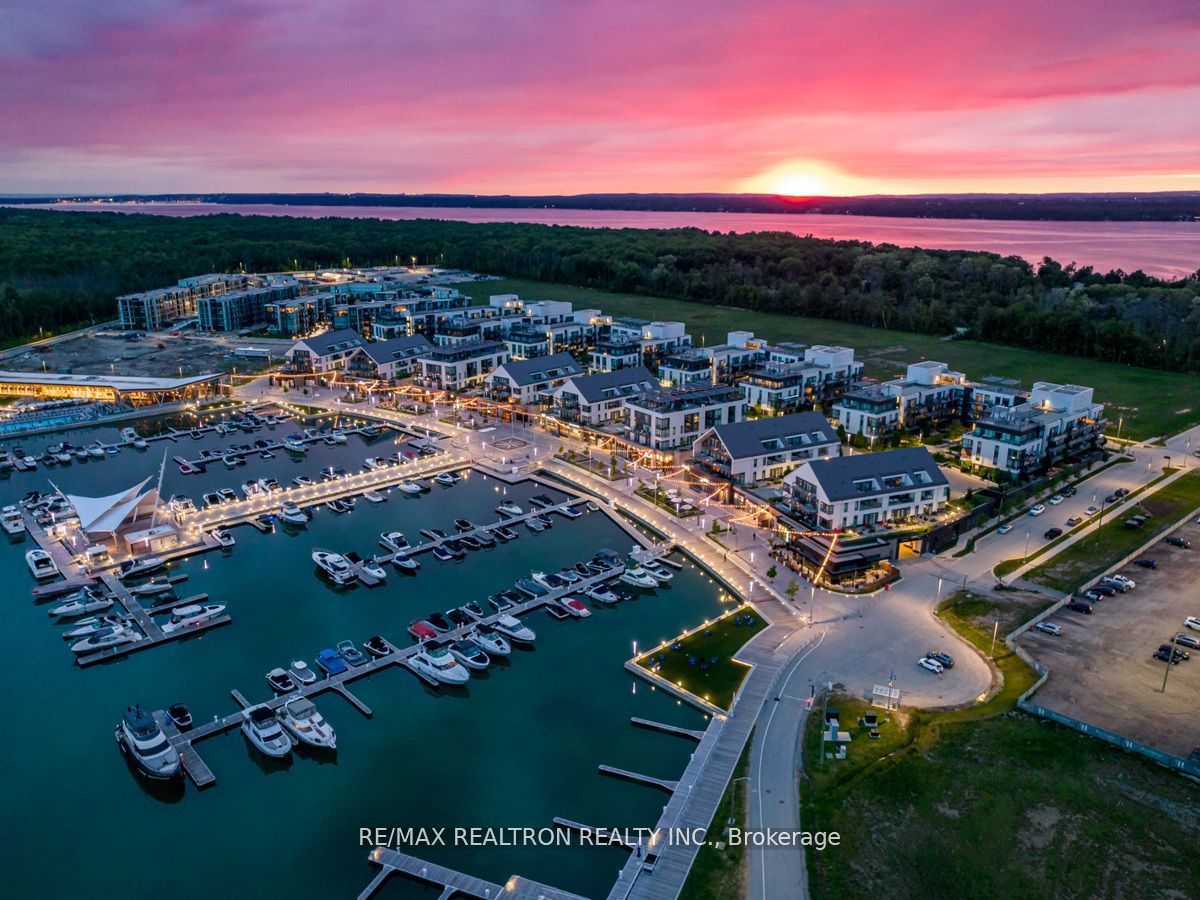 Friday Harbour, Innisfil, Toronto