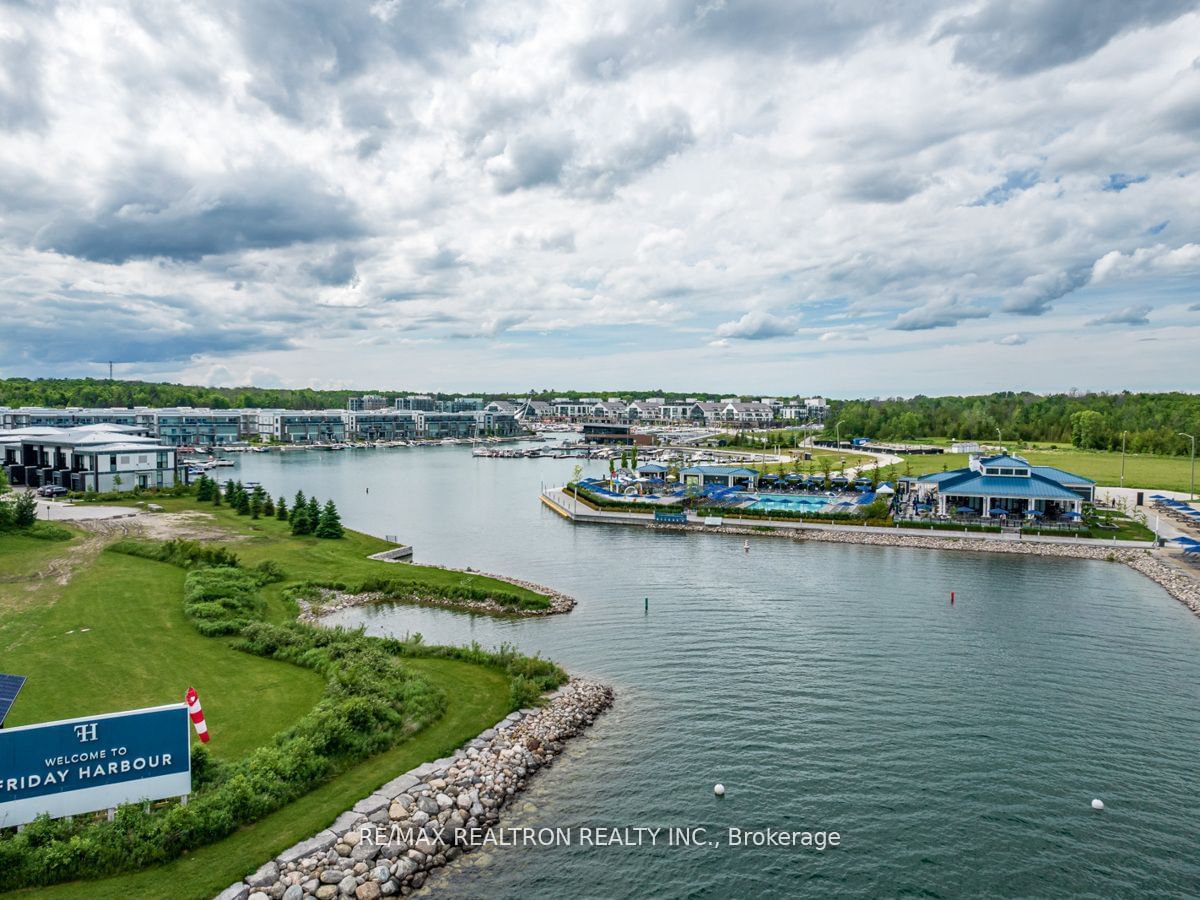 Friday Harbour, Innisfil, Toronto