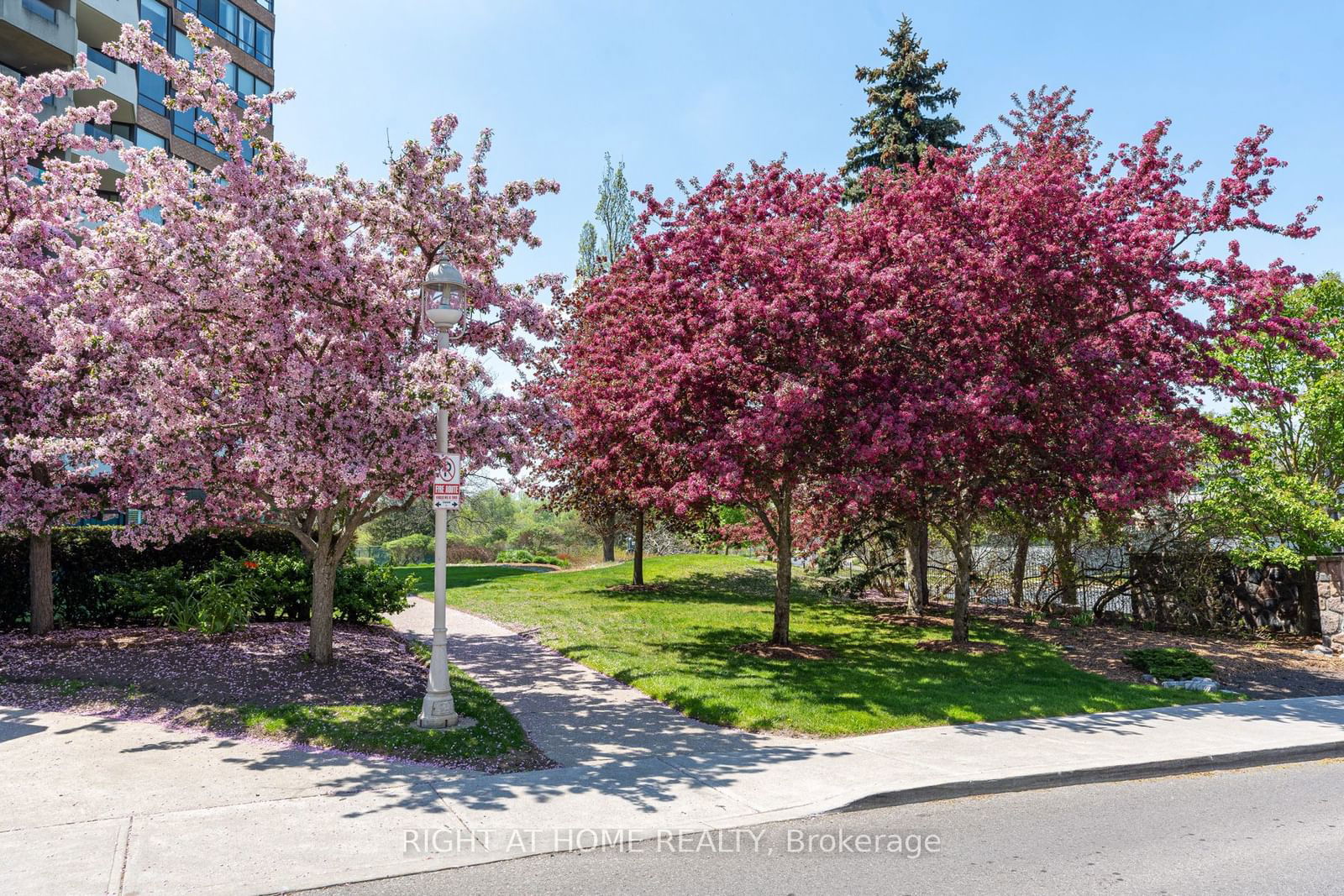 Waldon Pond Condos, Markham, Toronto