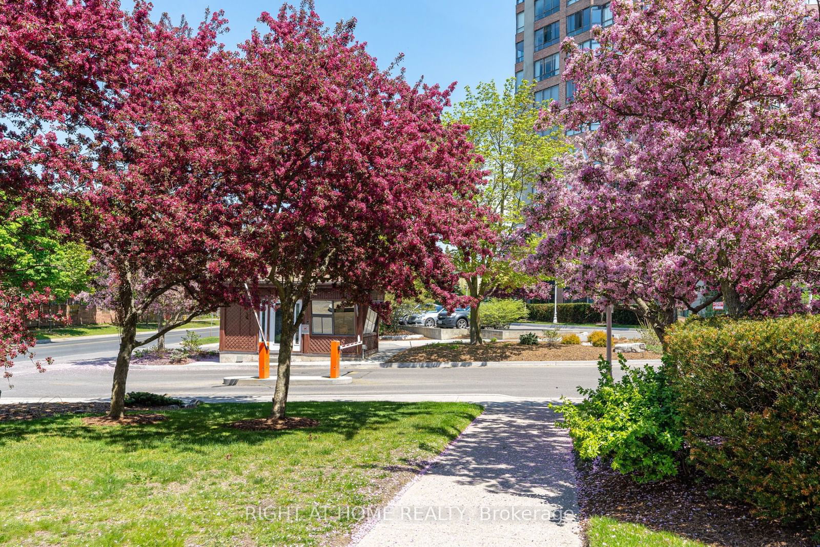 Waldon Pond Condos, Markham, Toronto