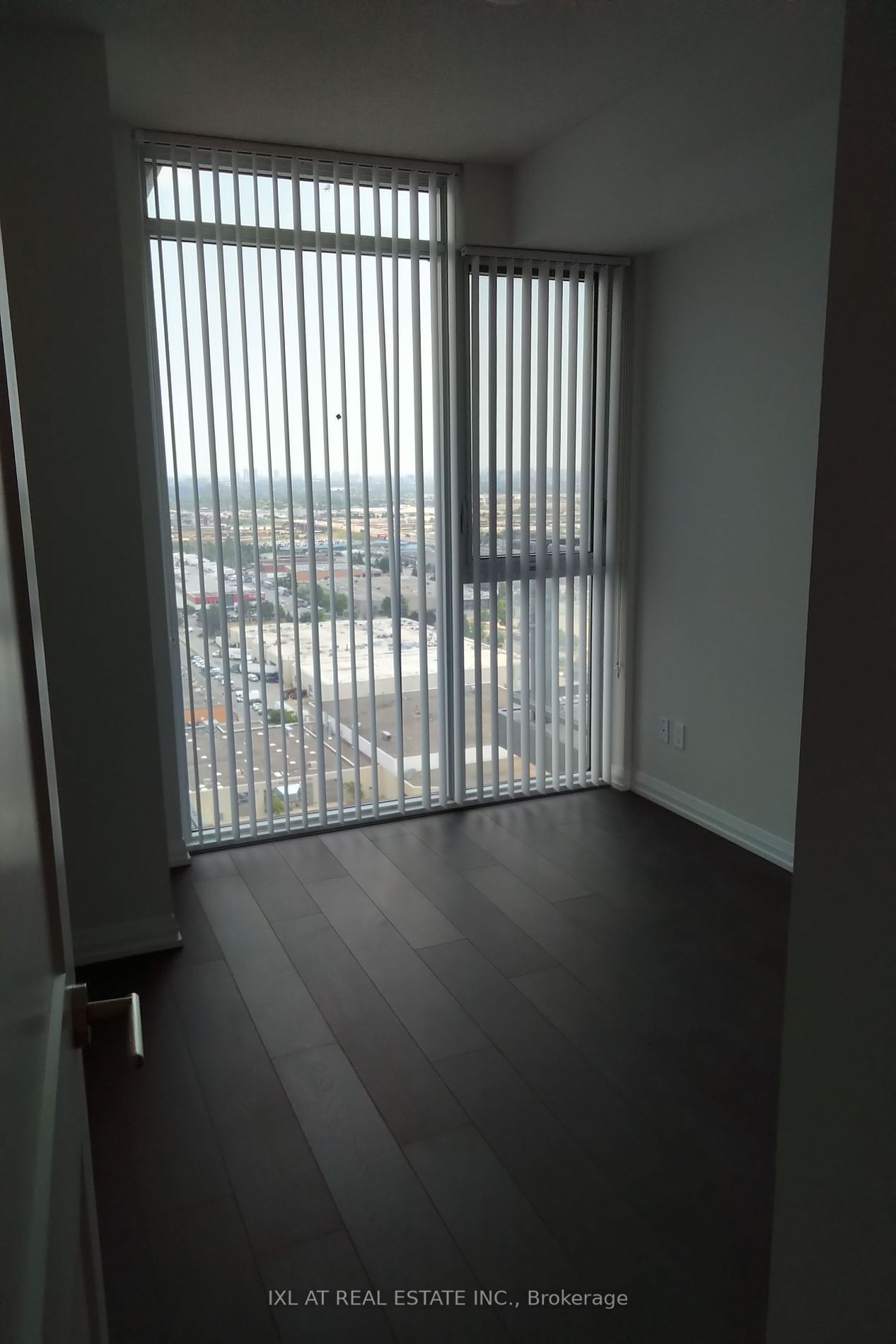 7895 Jane St, unit 2818 for rent