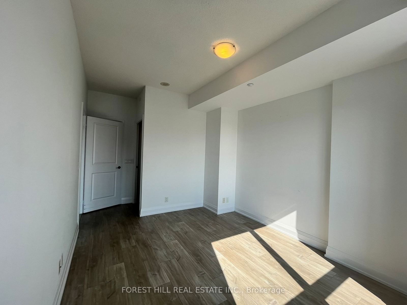 7890 Bathurst St, unit 201 for rent