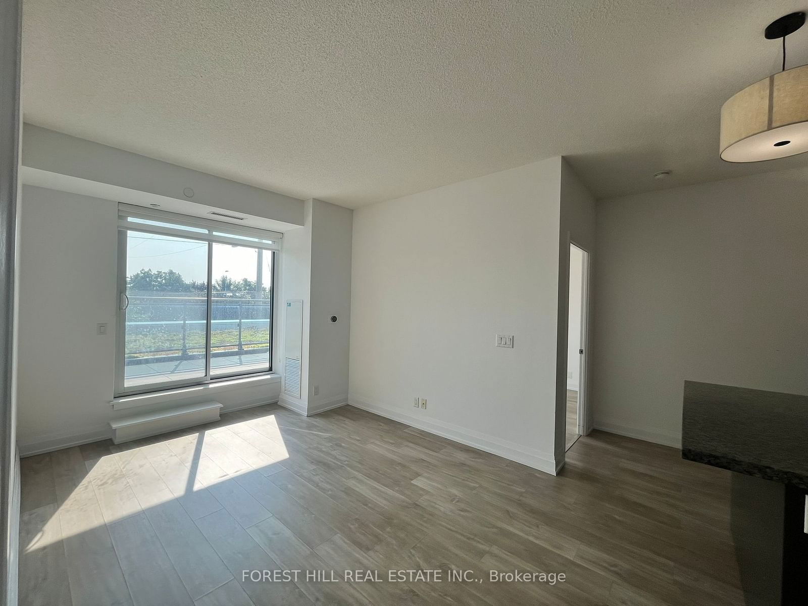 7890 Bathurst St, unit 201 for rent