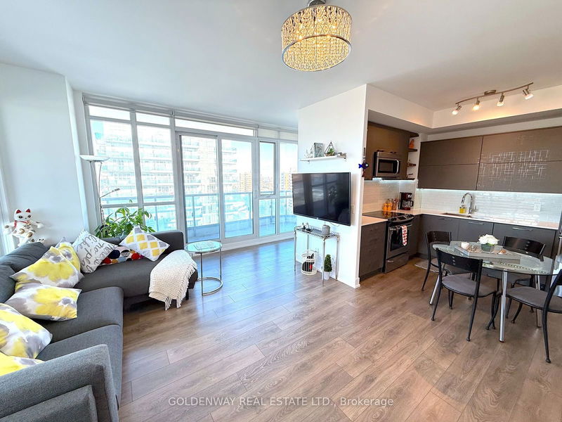 9471 Yonge St E, unit 1515 for sale