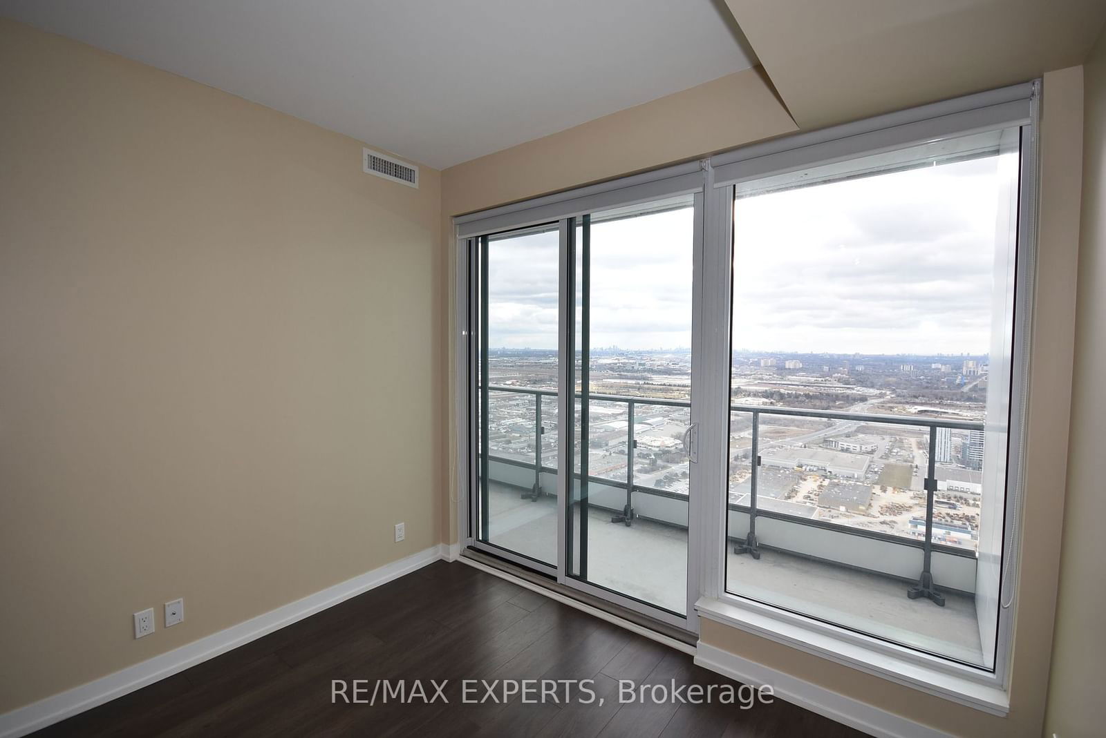 5 Buttermill Ave, unit 5905 for rent