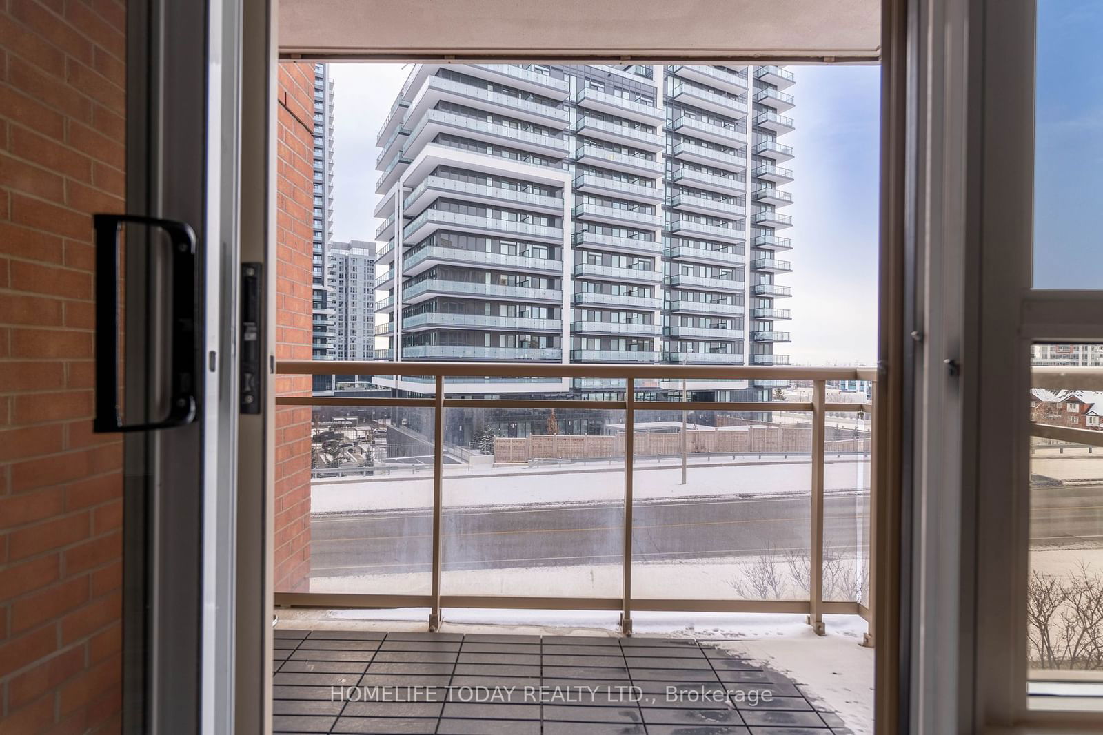 The Gates of Bayview Glen III Condos, Richmond Hill, Toronto