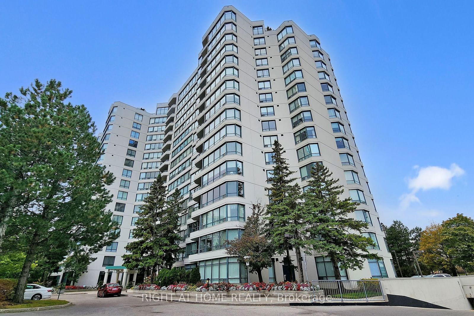 120 Promenade Circ, unit 310 for sale