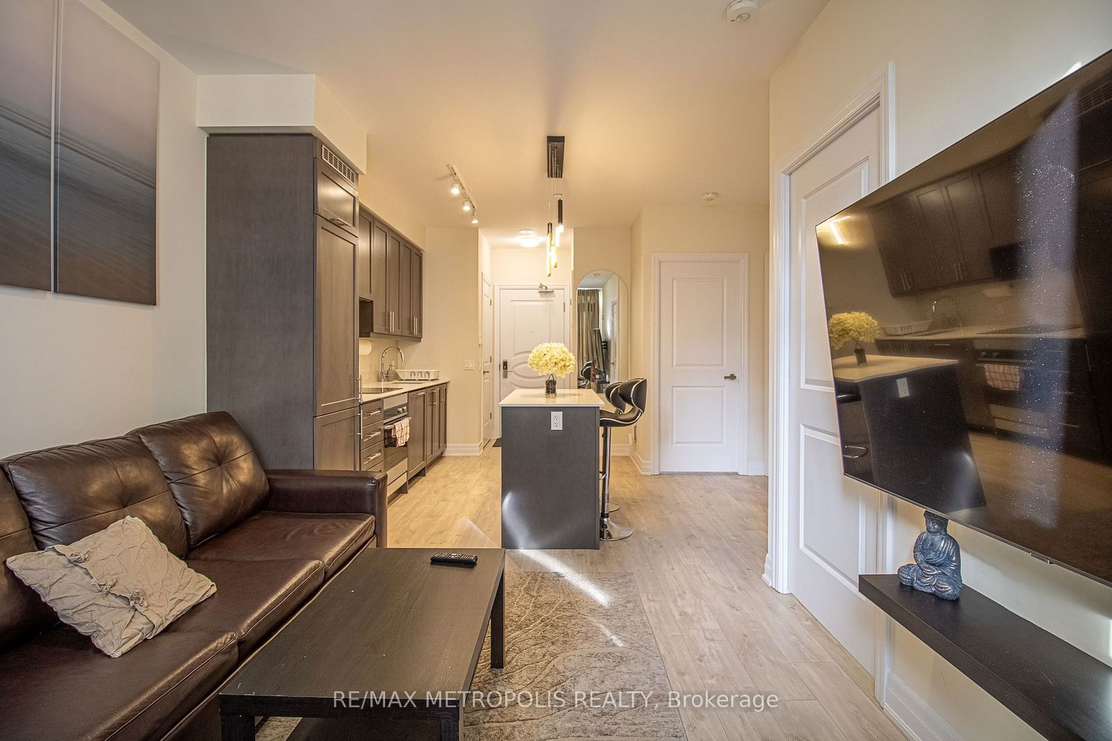 9085 Jane St, unit 604 for rent