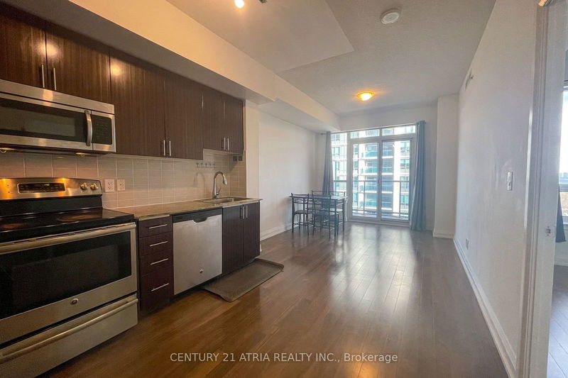 7161 Yonge St, unit 735 for rent