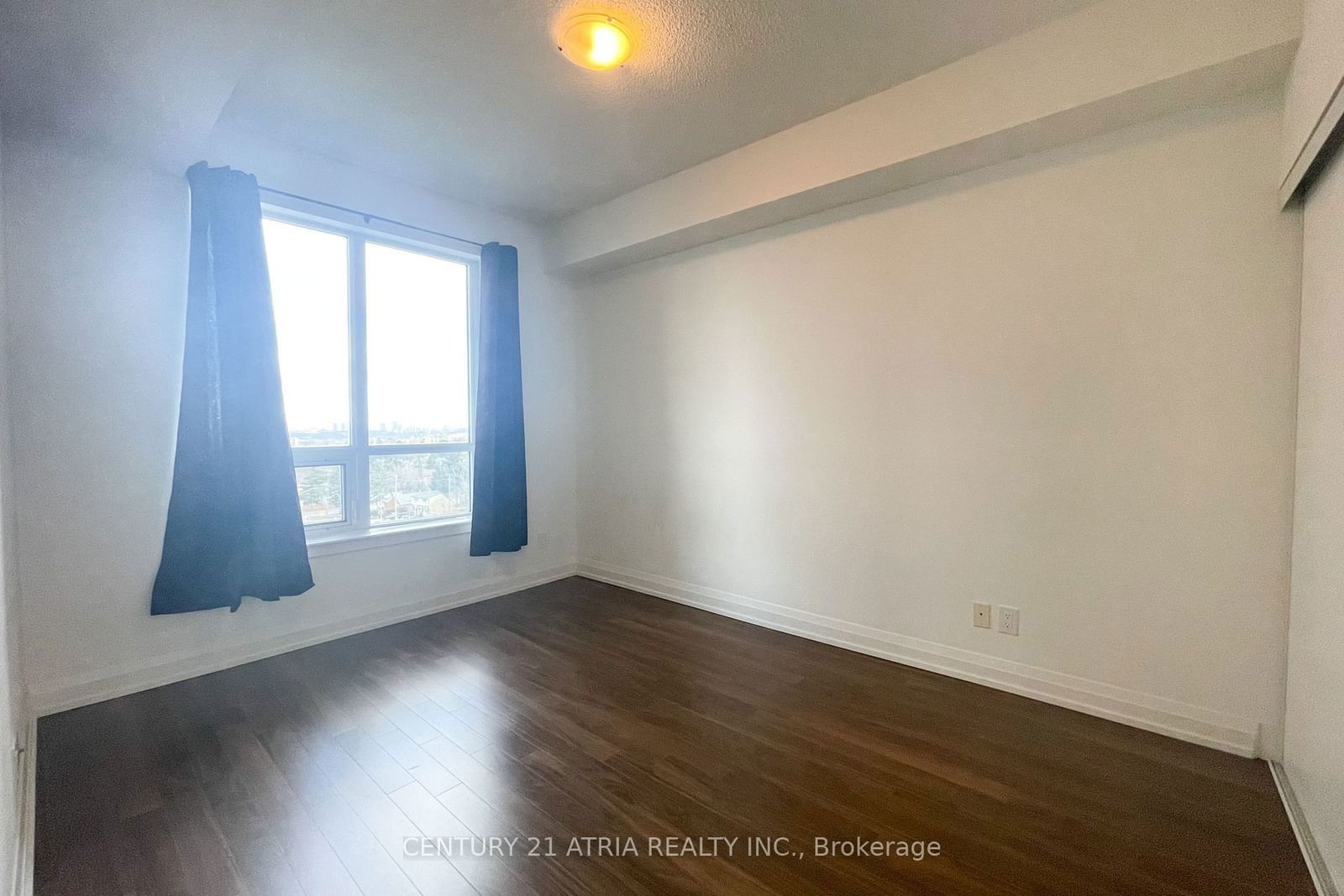 7161 Yonge St, unit 735 for rent