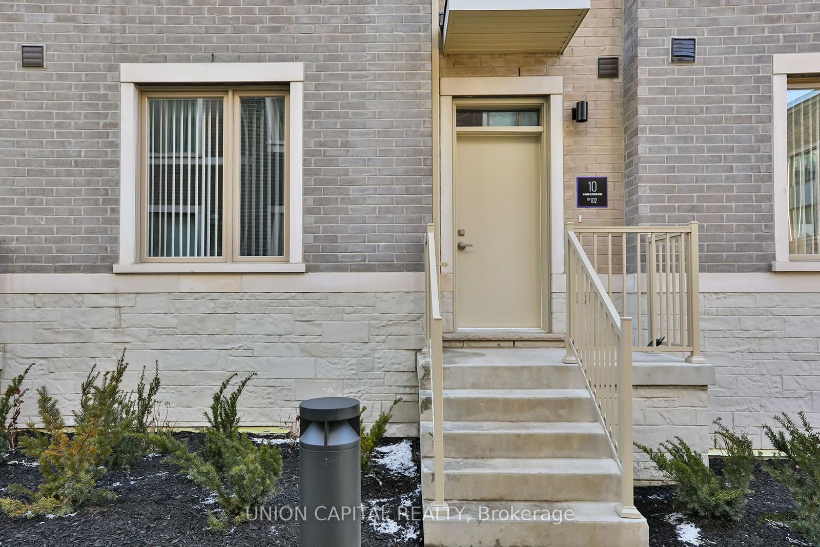 10 Almond Blossom Mews W, unit 102 for sale