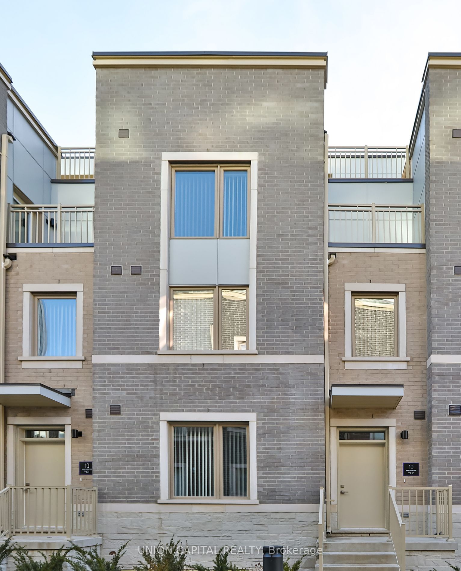 10 Almond Blossom Mews W, unit 102 for sale