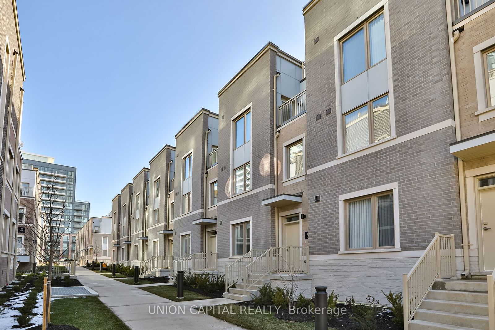 10 Almond Blossom Mews W, unit 102 for sale