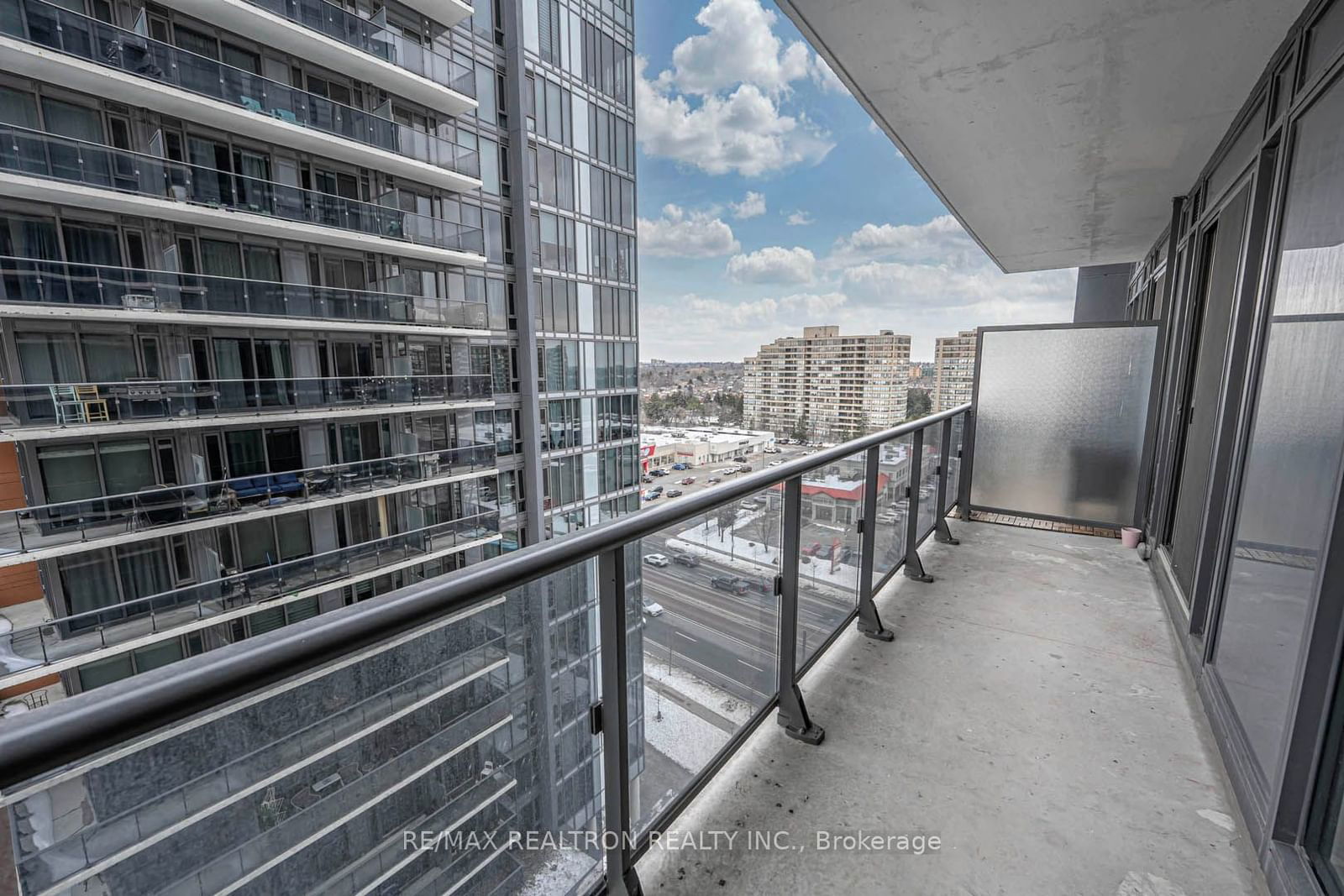 9600 Yonge St, unit 1109 for sale